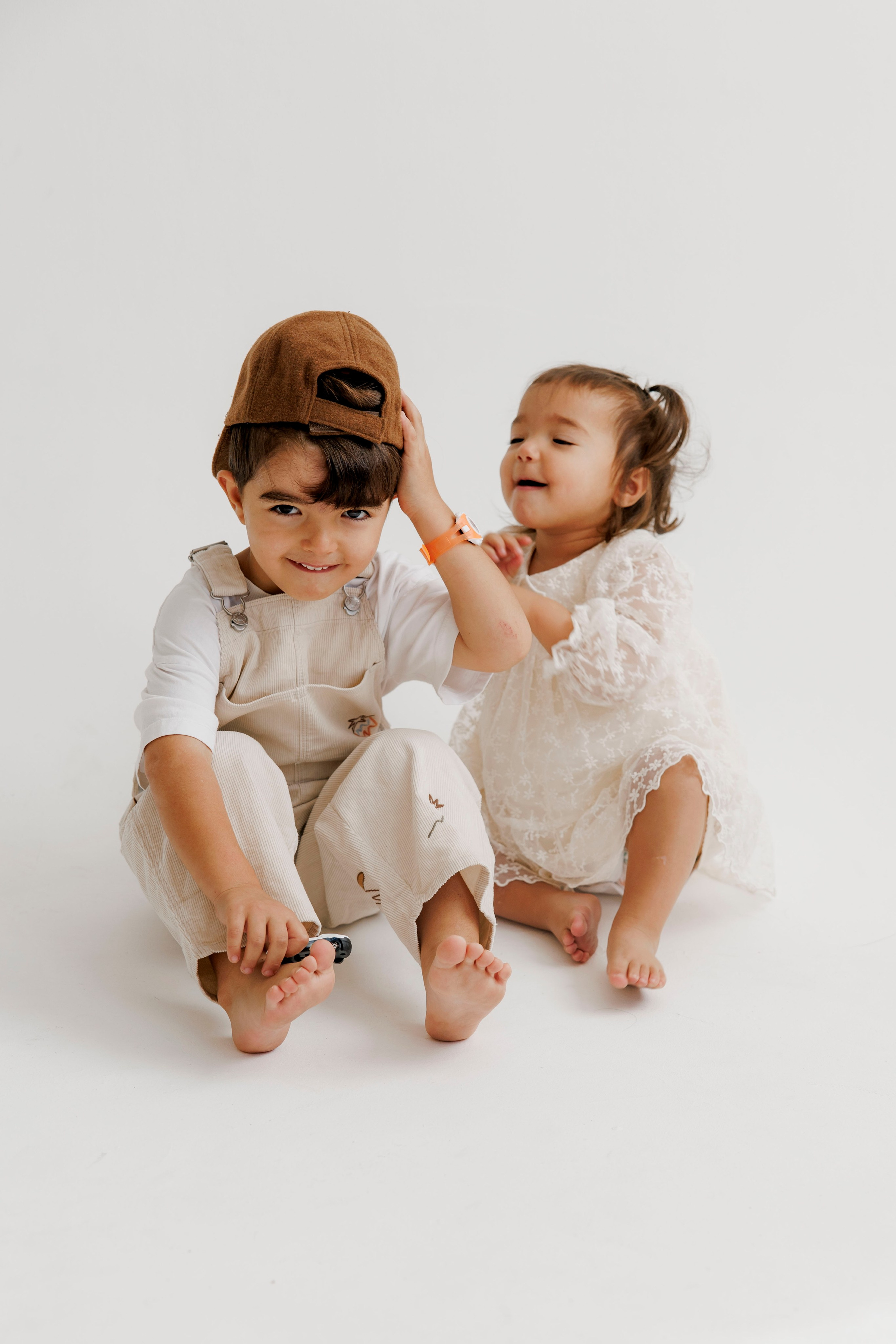 Family photoshoot inside the studio. Wedding and family photographer