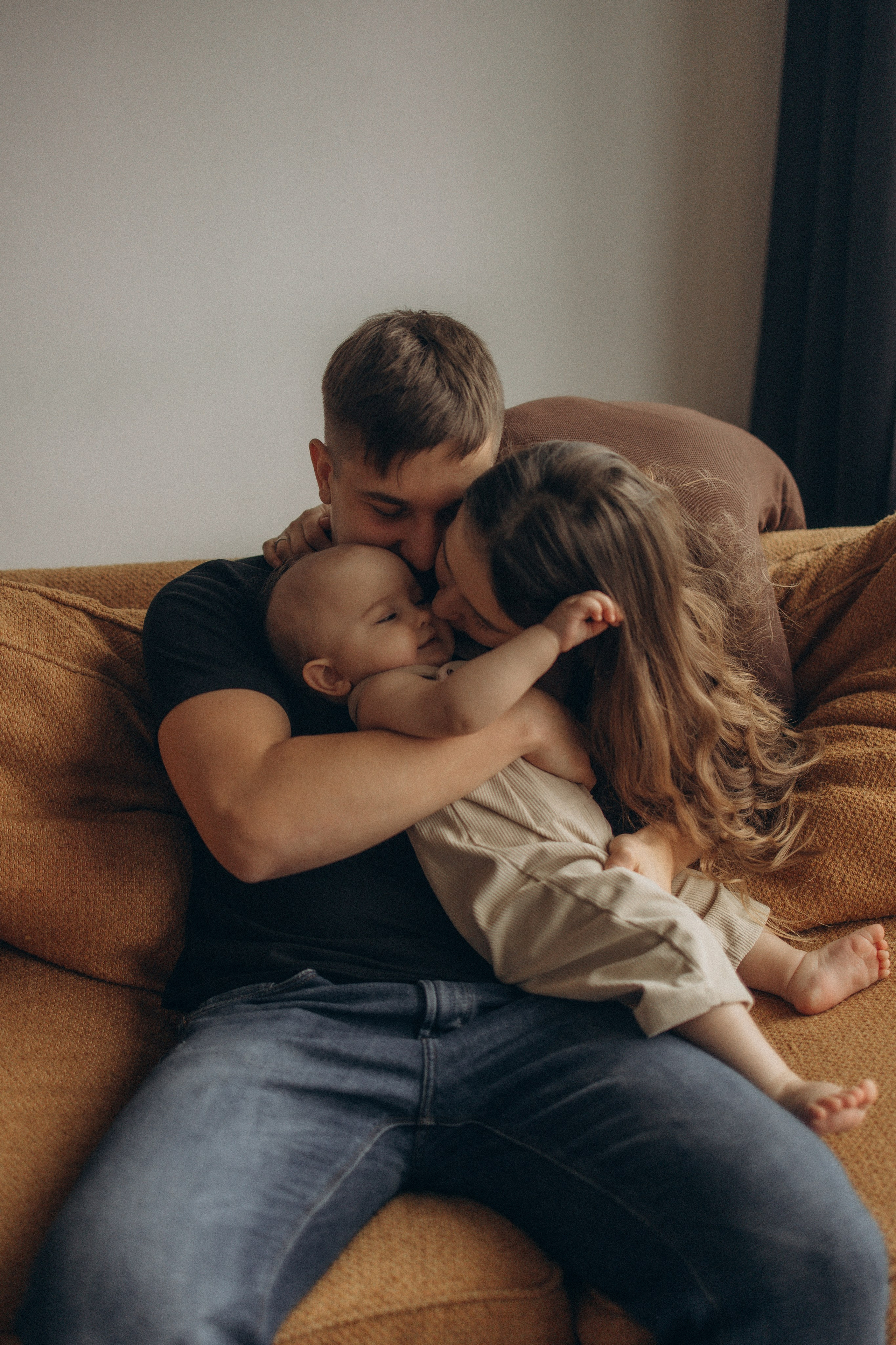 Настя, Никита и малышка Мира. Фотокарточки о вас и о большой любви!