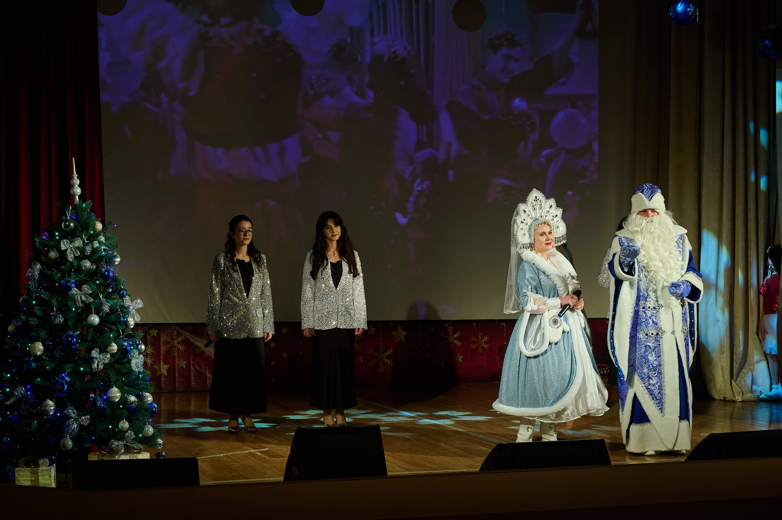 Концерт НГ В ДК. Жизнь курорта Кабардинка в фотографиях