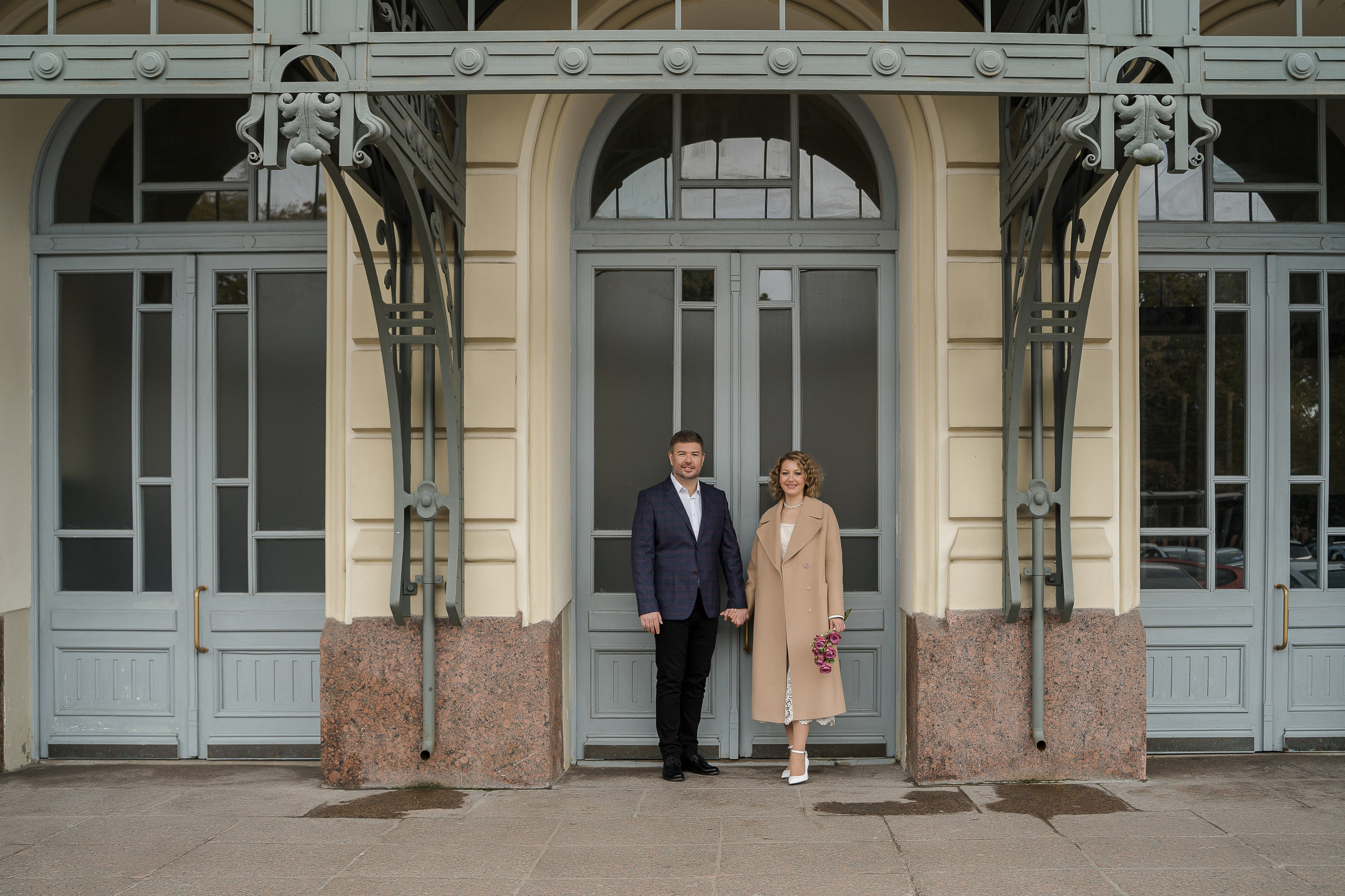 Свадебная фотосессия на Витебском вокзале. Свадебный и семейный фотограф в Пушкине и Санкт-Петербурге Мария Филиппова