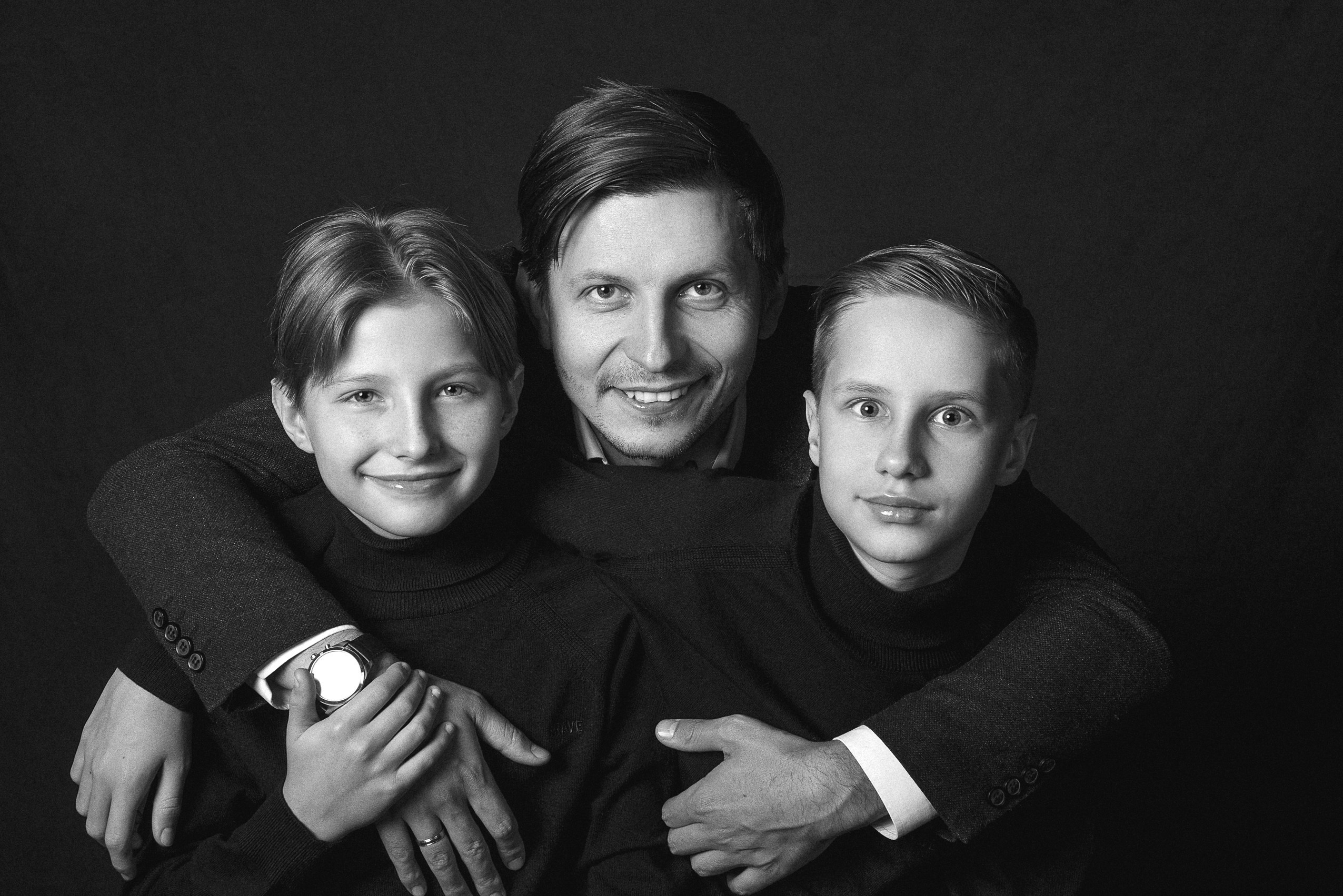 Изысканная семейная фотосессия в черно-белом | Фотограф Дарья Едапина. Фотограф Дарья Едапина Новосибирск