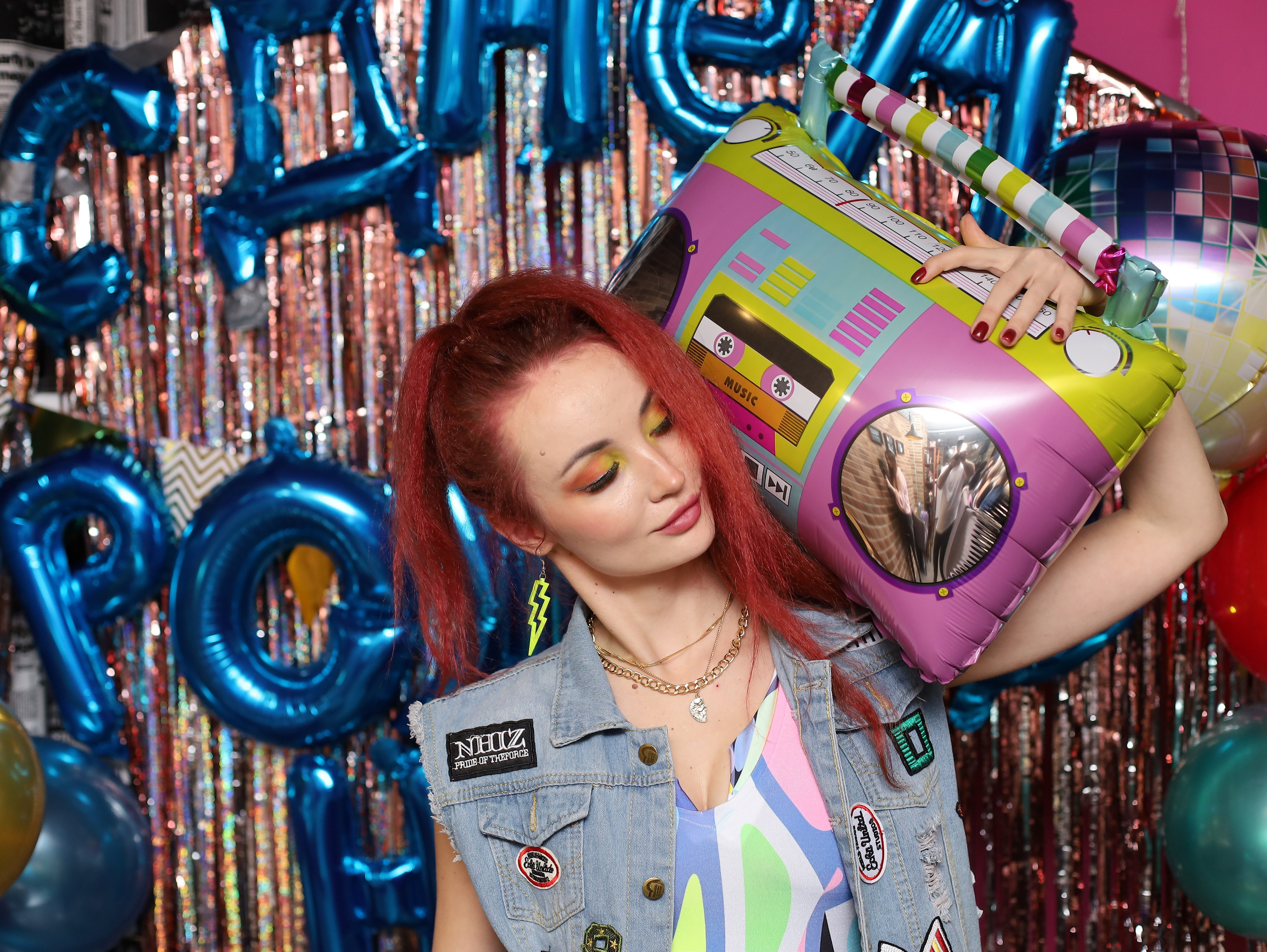 Дискотека в стиле 90-х. Репортажный фотограф Анапа