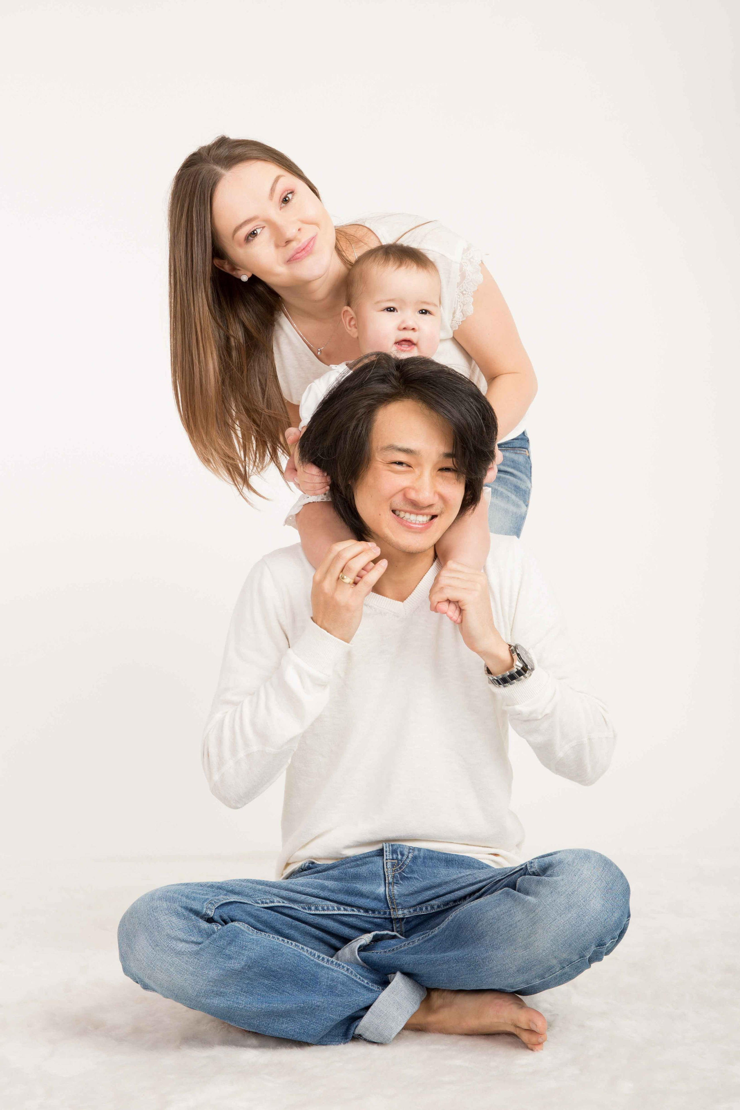 Семейная фотосессия. Фотостудия Алматы. Фотосъемка Алматы. Фотосессия Алматы. Фотокурсы. Обучение фотографии. Аренда студии