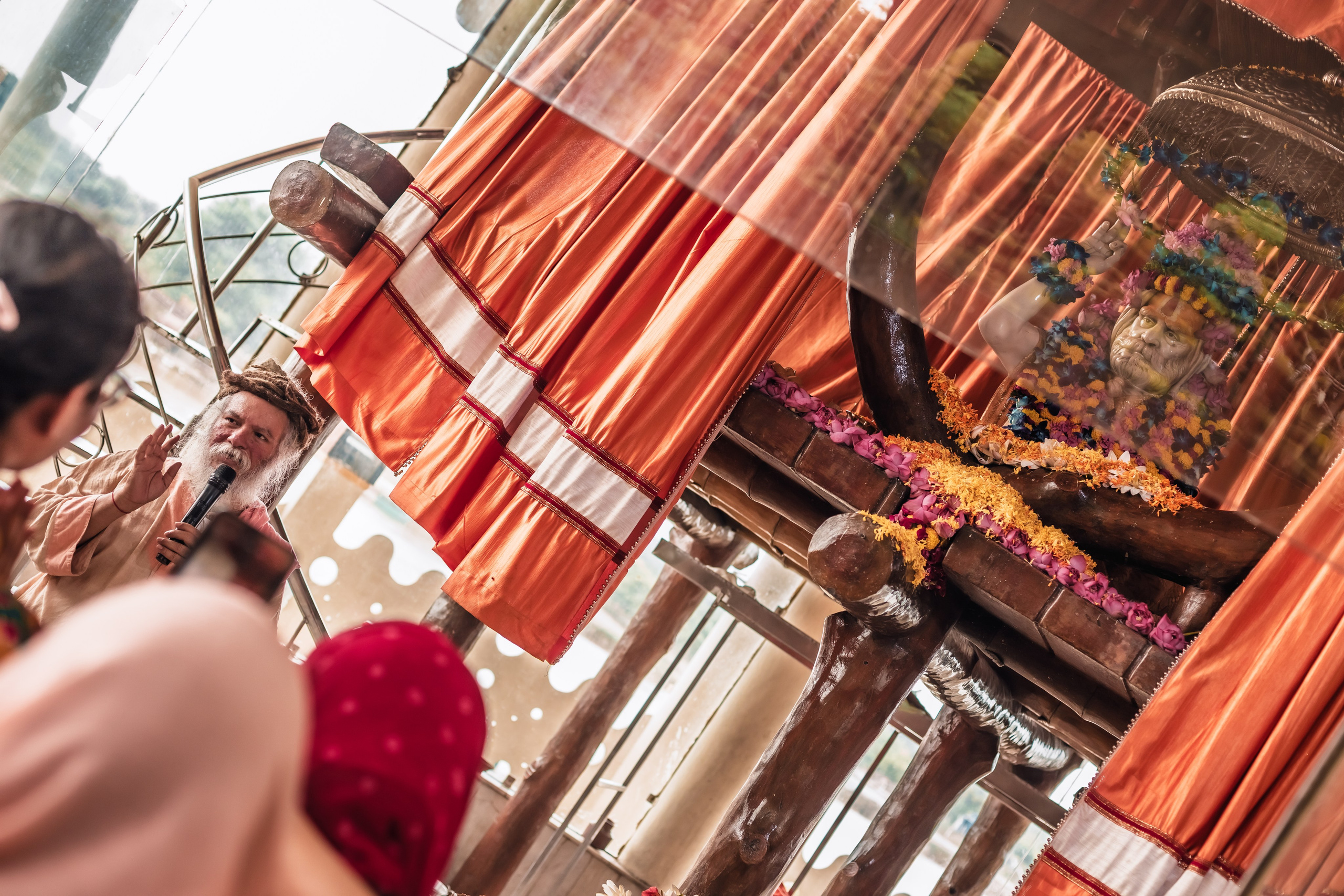 Abhisheka Devraha Baba on Sri Devdas ji maharaj bd. Mariam Bagdasaryan
