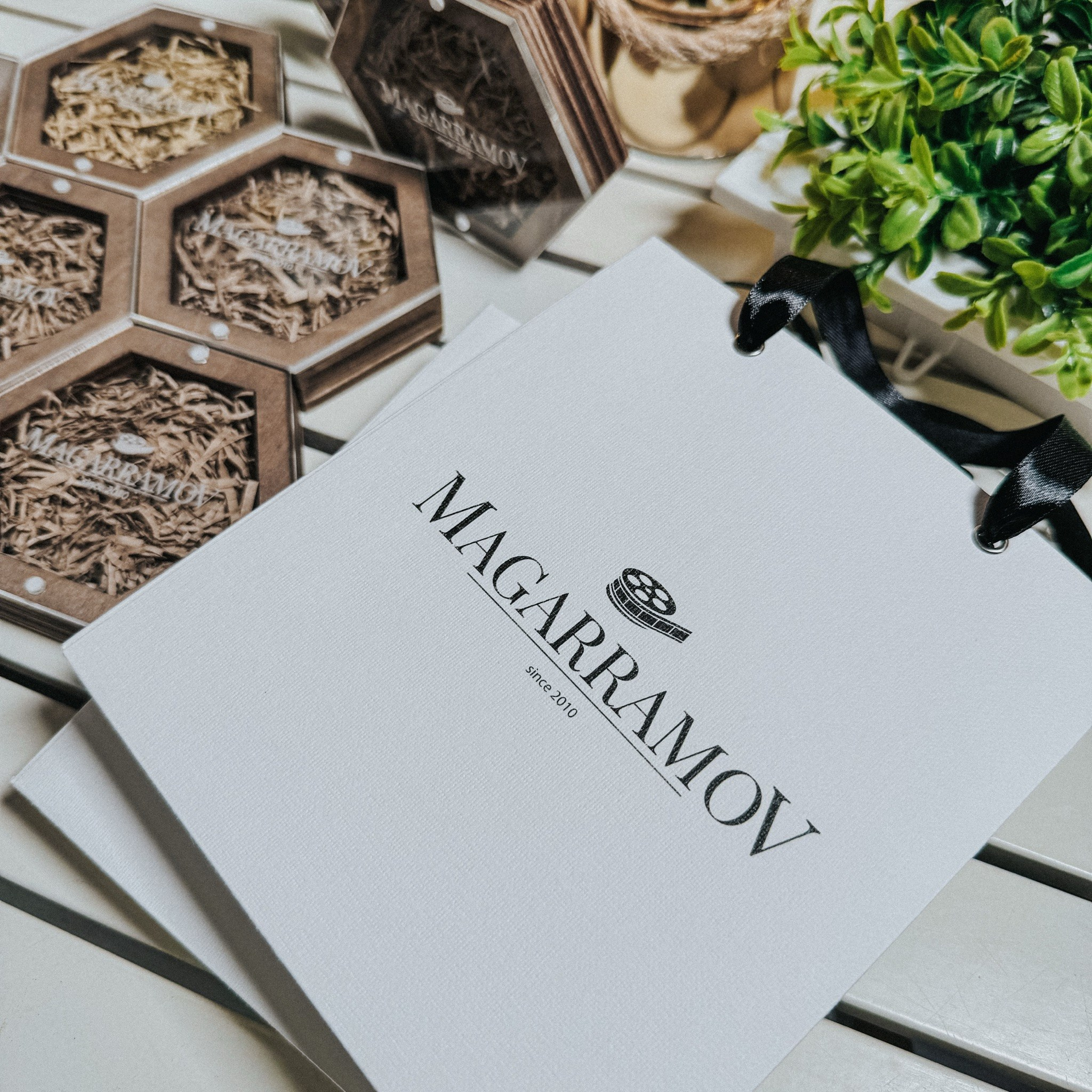 Koroboxx. Дизайны, psd шаблоны школьных и выпускных альбомов и обложек