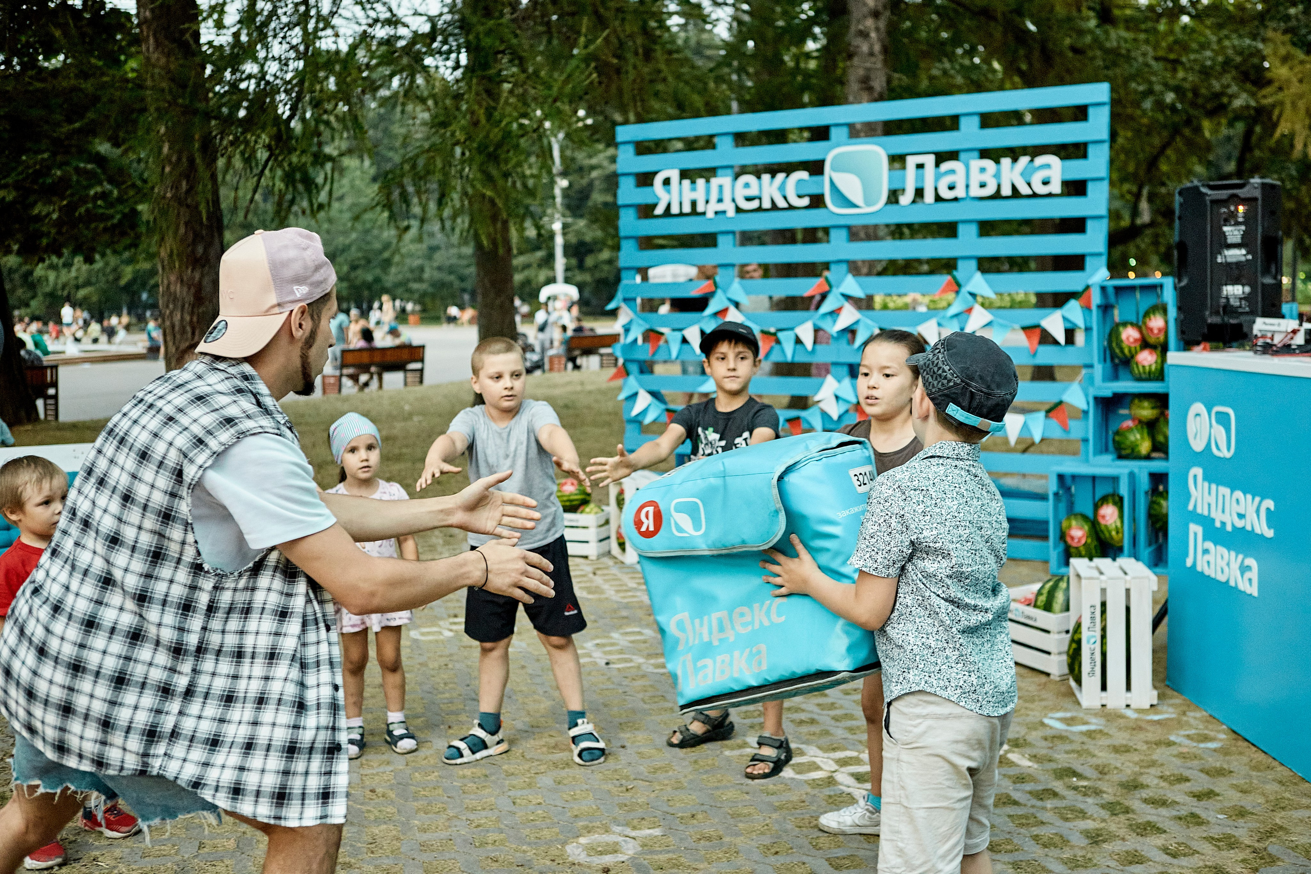 ЯНДЕКС ЛАВКА «АРБУЗНАЯ ФЕЕРИЯ». Фотограф Андрей Егоров