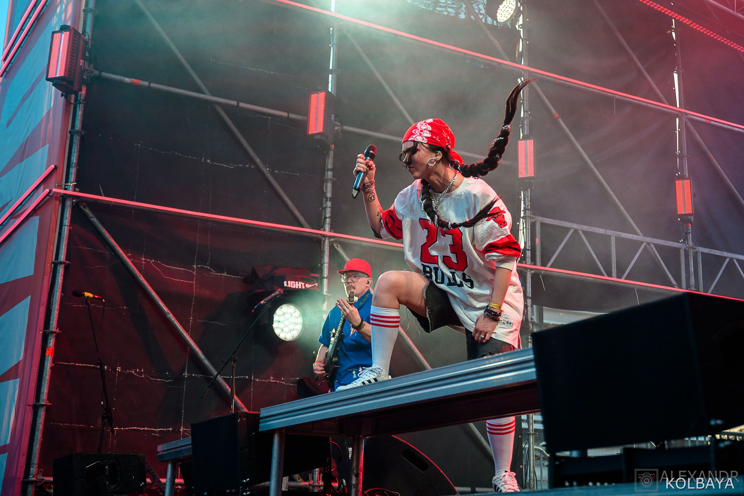 Фоторепортаж с концерта группы СЛОТ на Red Summer 2025. Концертный и театральный репортажный фотограф в Москве Александр Колбая