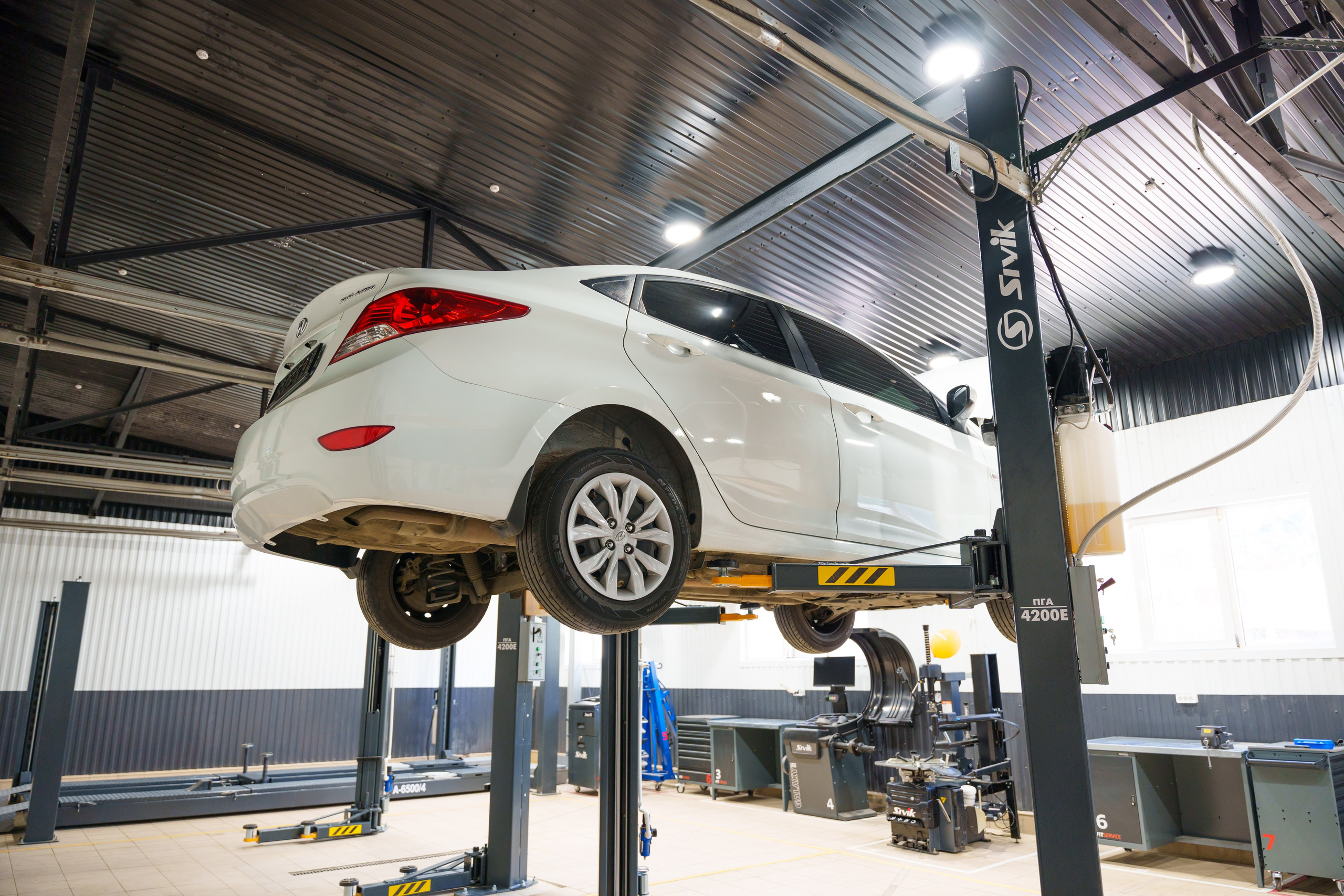 Интерьерная фотосъемка автосервиса Fit Service в Краснодаре — Профессиональная фотосъемка интерьера техцентра в Краснодаресеть СТО. Шедевры для Вас! Фотограф и Видеограф в Краснодаре Пахиев Руслан