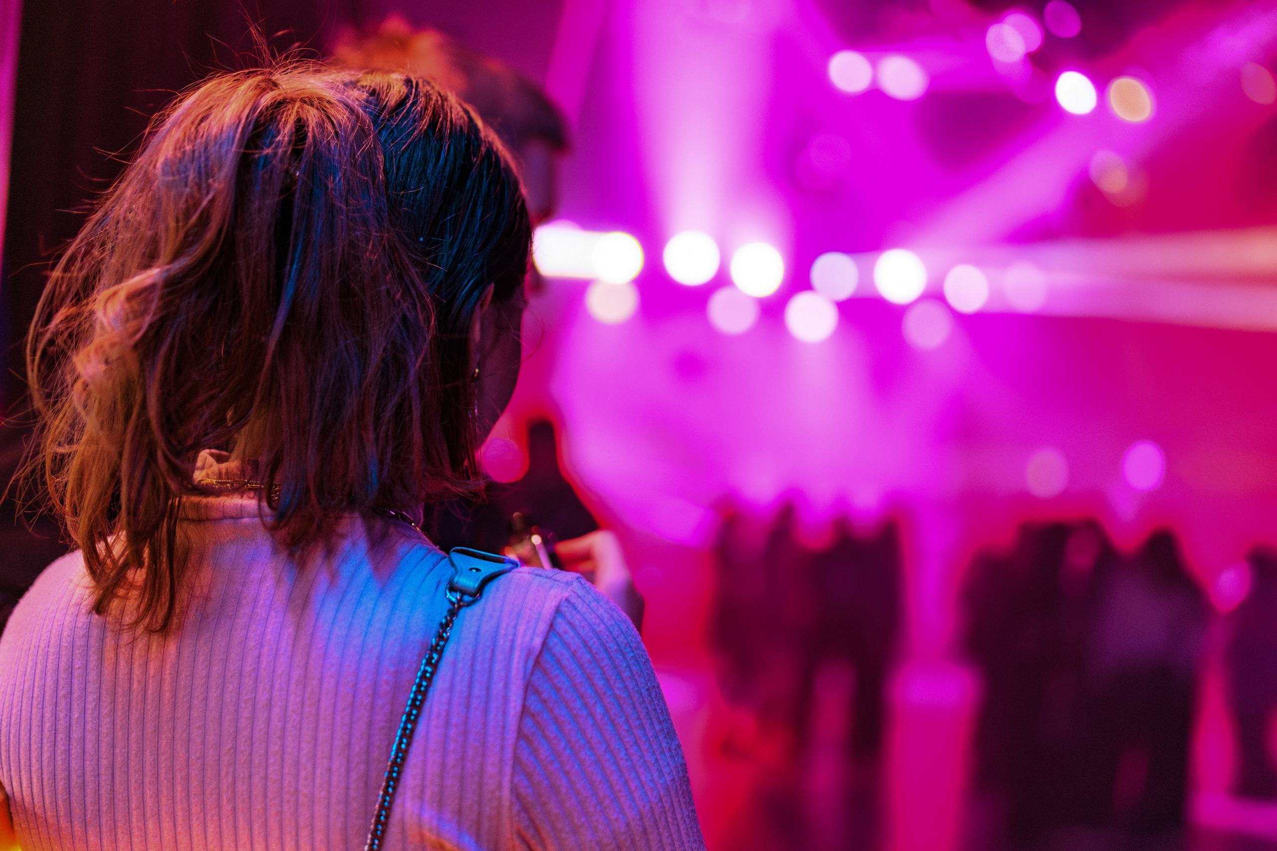 18.01.25 Tinder party. Репортажный фотограф Екатеринбург | Яркий, качественный репортаж | Концерты, клубы, репортаж, праздники, корпоративы