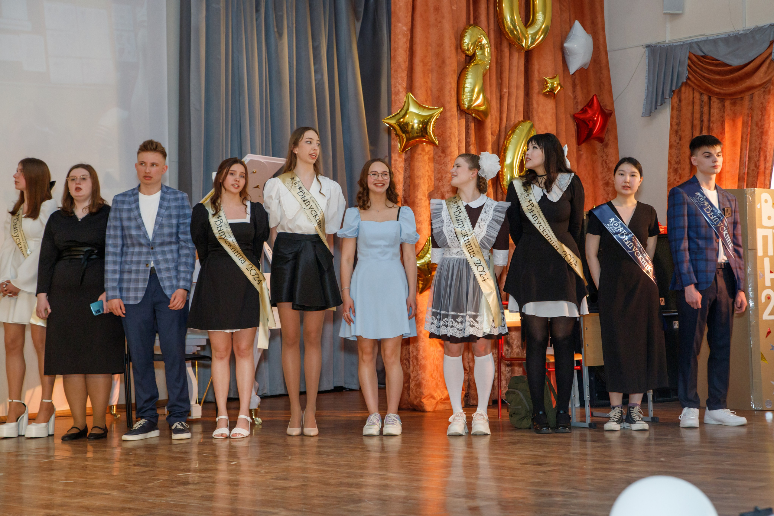 Репортажная съемка с Последнего звонка в школе в Москве. Семейный и школьный фотограф в Москве Анна Ткач