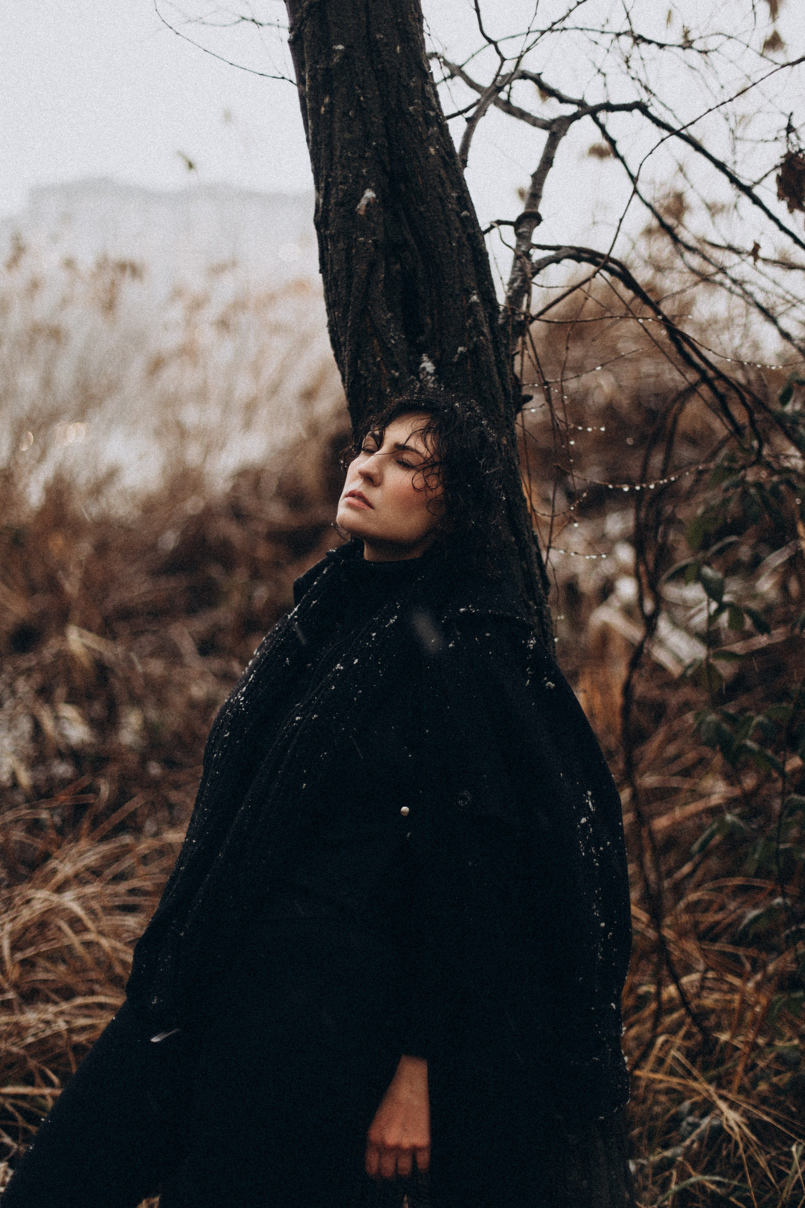 Красивые женские фотосессии: стильные портреты, нежные образы, естественная красота. Фотограф для девушек в Краснодаре. Уникальная атмосфера, грамотный свет, комфортная съёмка, профессиональная ретушь для вашего идеального результата.