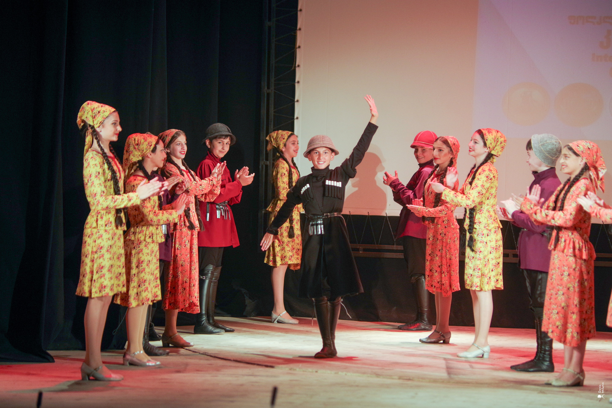 Танцы в прекрасном Они. Портретный фотограф Денис Милютин