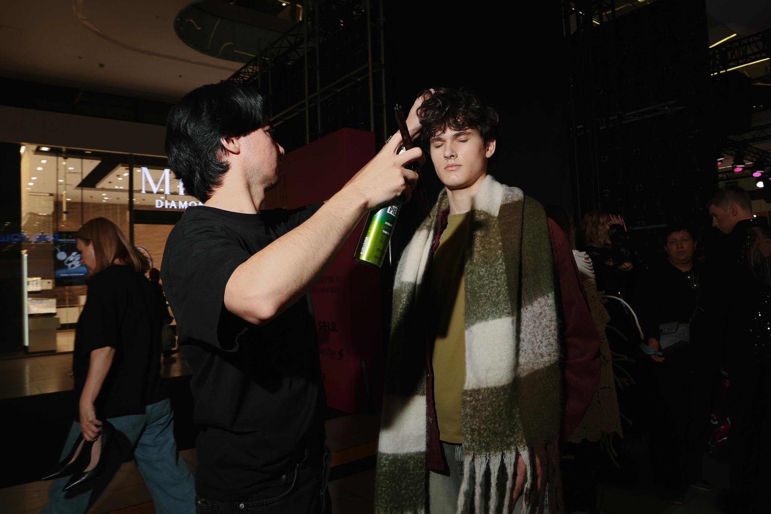 Санкт-Петербург " На яркой стороне» Охта Молл 2024. Свадебный фотограф FOTOKEYT