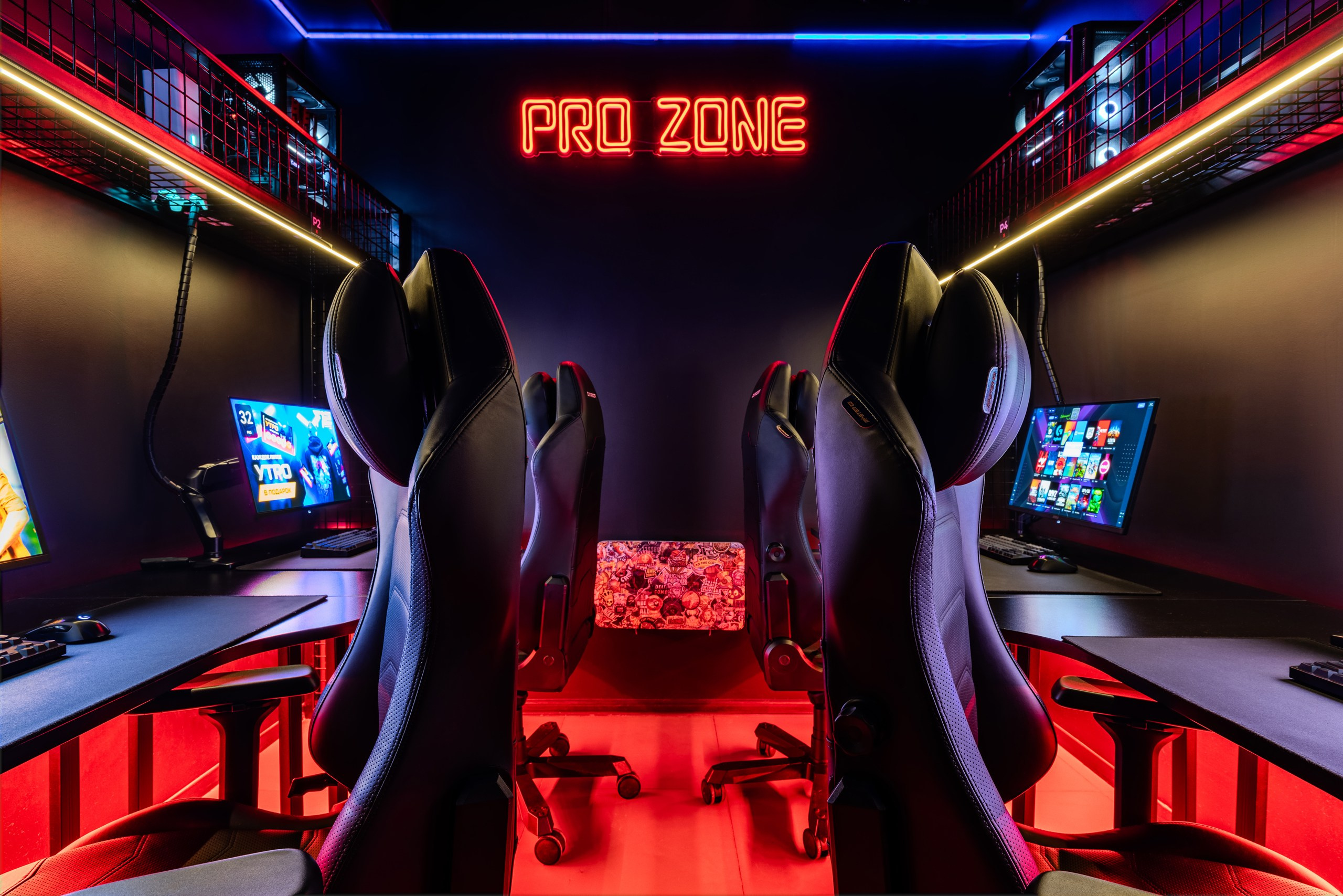 Компьютерный клуб F12 в Красноярске, филиал на Свободном, 49. Интерьерный фотограф и ретушер в Красноярске Денис Антропов