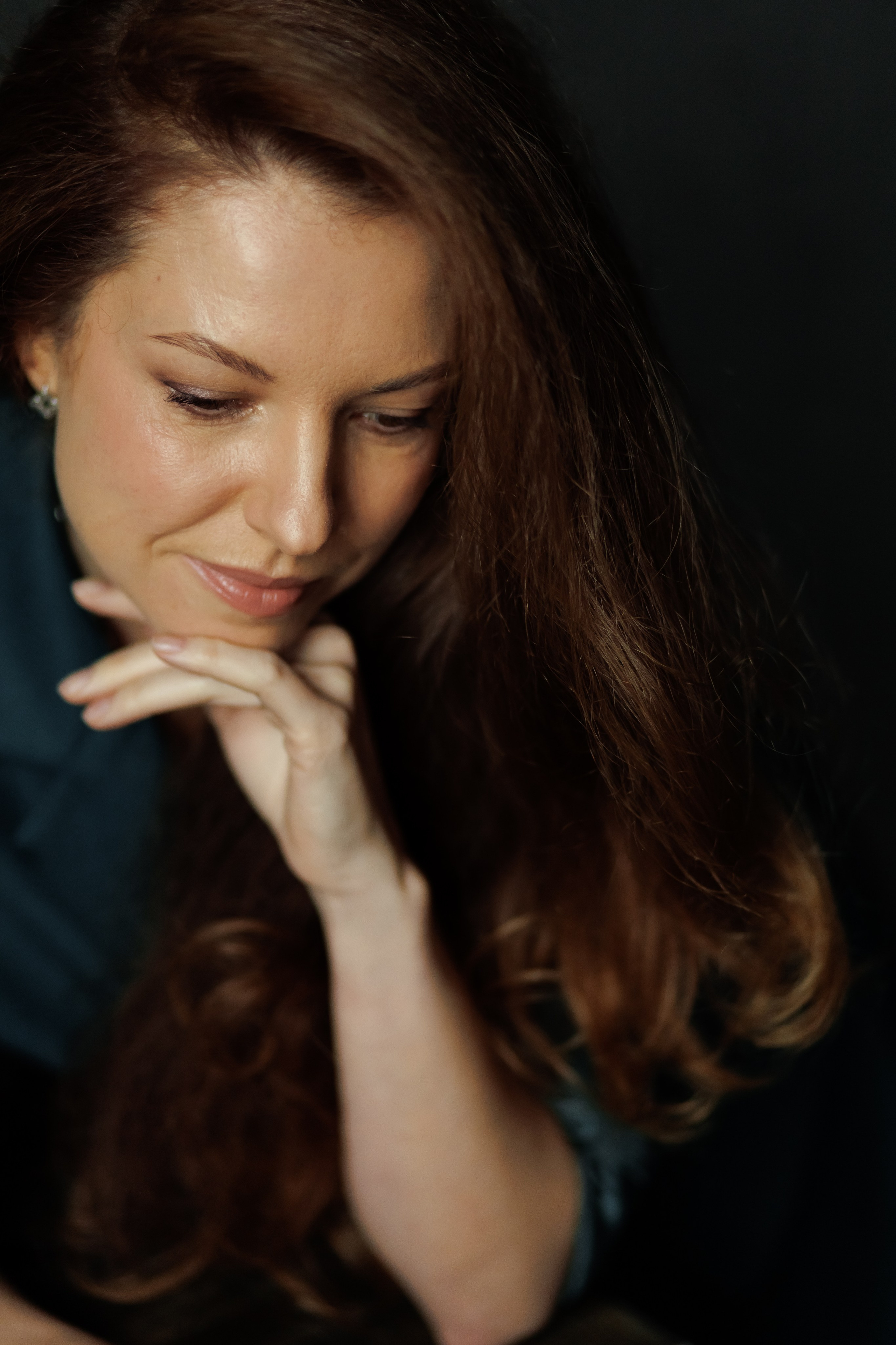 Портретная фотосессия в Костроме, естественная фотосессия без использования ИИ. Портретный и репортажный фотограф Екатерина Селиверстова, Кострома