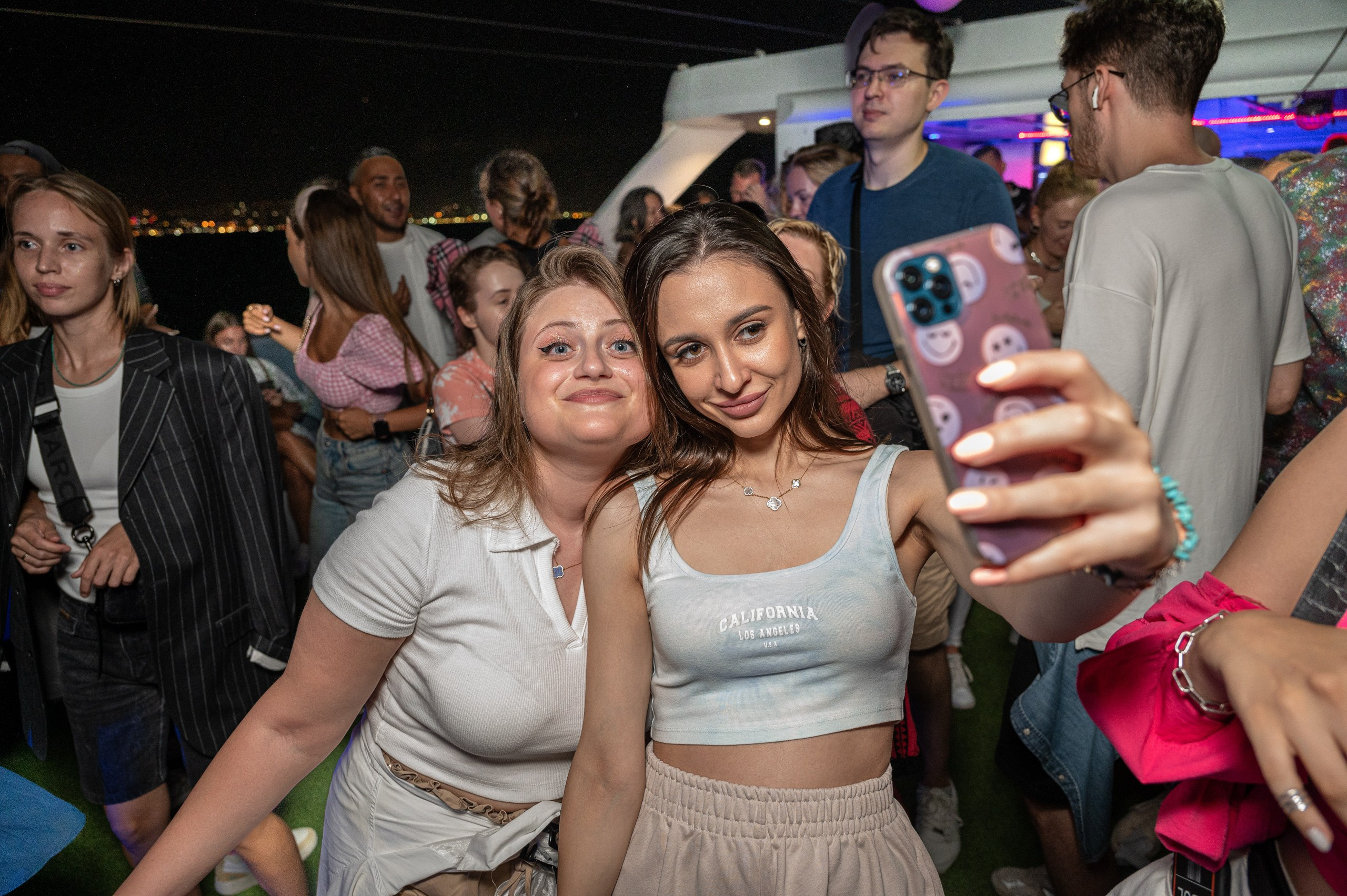 Вечеринка на корабле