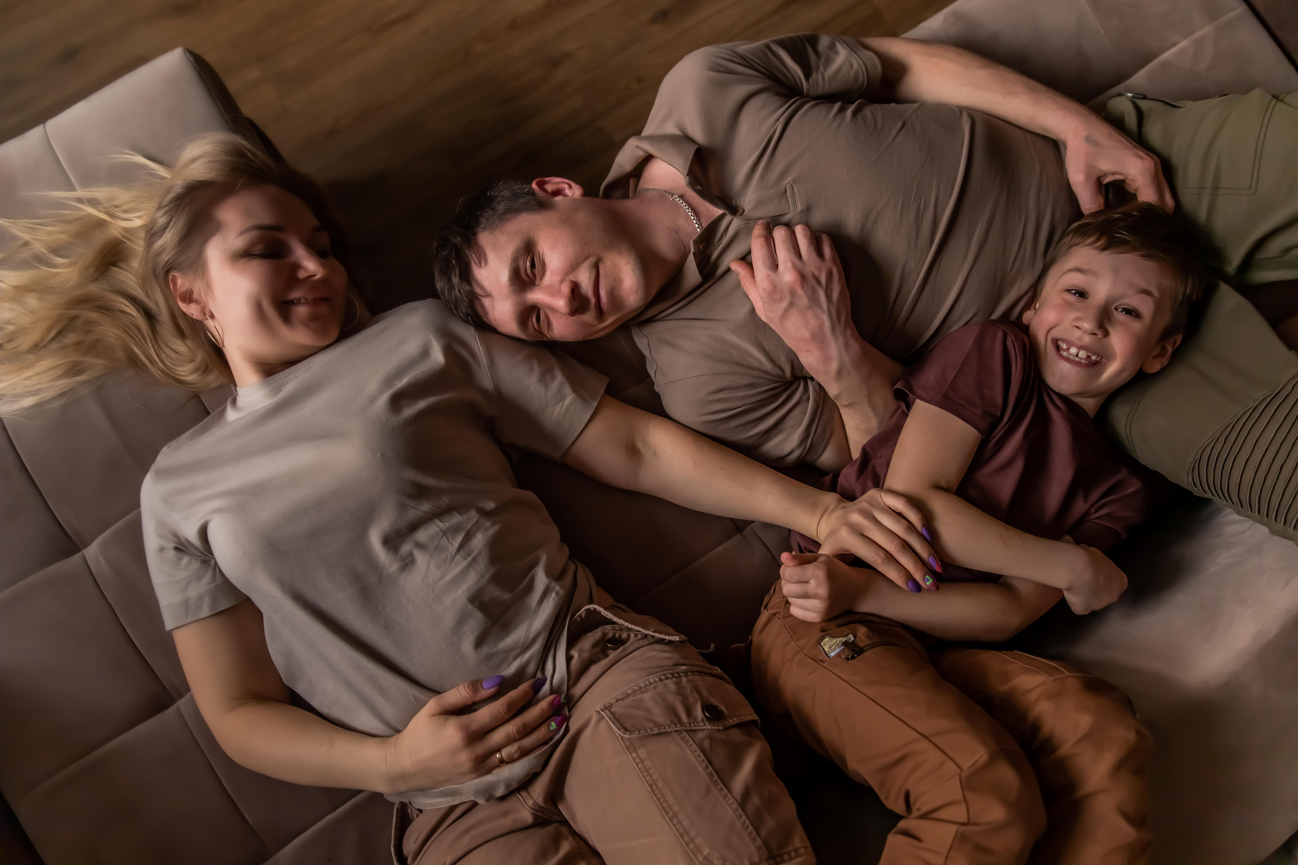 Домашняя съемка. Семейный свадебный интерьерный фотограф Тверь Санкт- Марина Свистунова