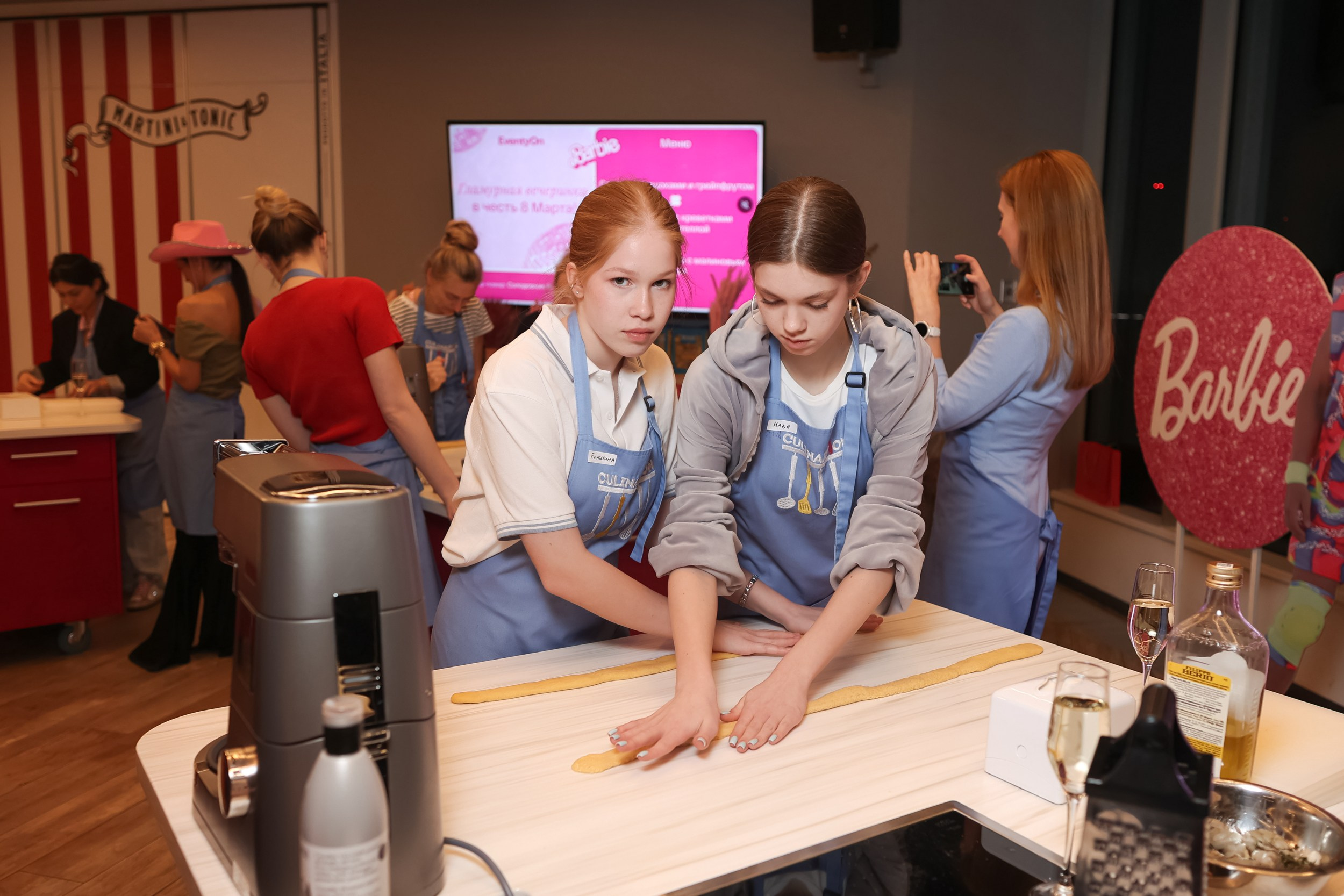 Вечеринка 8 марта в EventyOn. Репортажный фотограф видеограф в Москве Ольга Плаксина