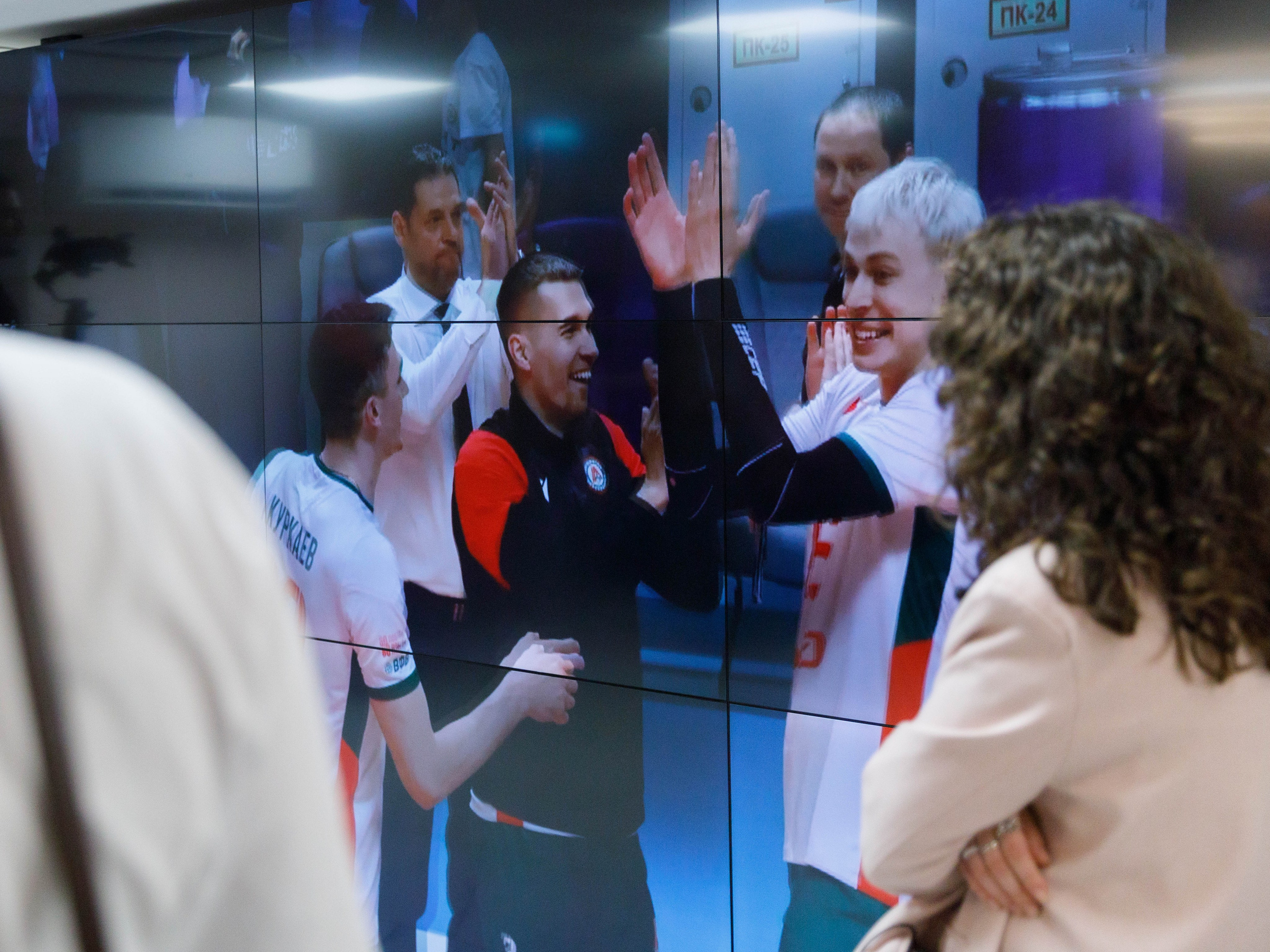 ВК «Локомотив». Экскурсия для фанатов клуба. Репортажный фотограф в Новосибирске Алена Помазунова