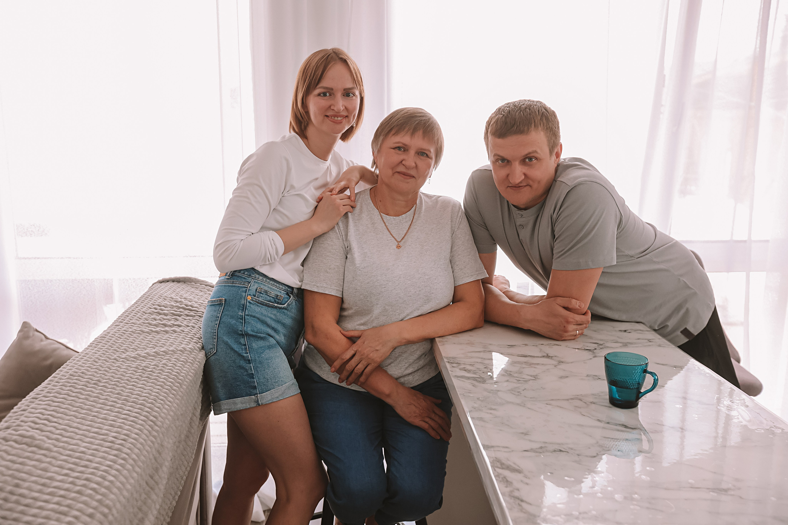 Семейная в домике (репортаж). Семейный фотограф Тюмень, фотограф на роды Салмина Мария