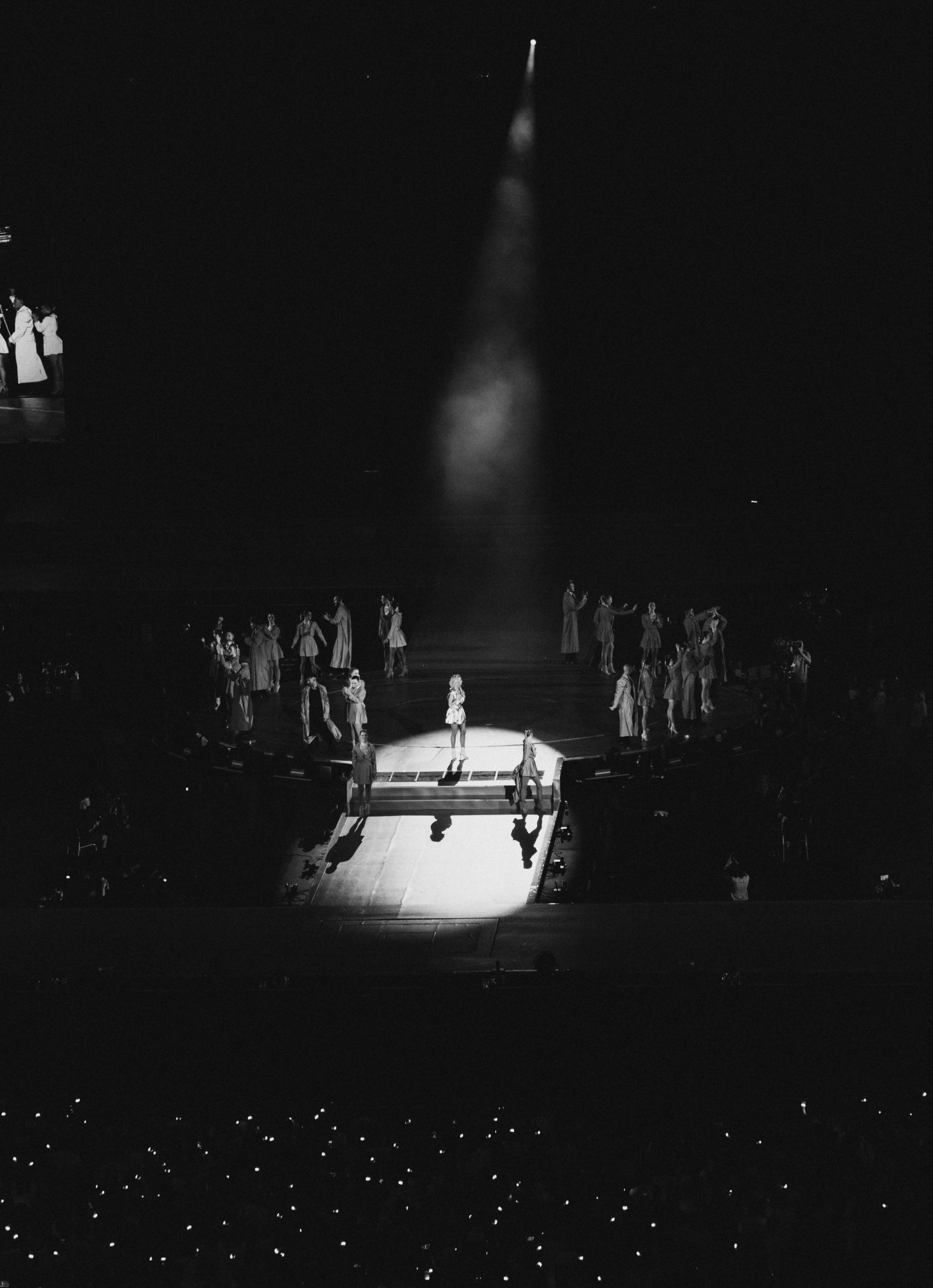 ПОЛИНА ГАГАРИНА В СК ЛУЖНИКАХ 29.06.24. Концертный и репортажный фотограф в Москве и Санкт-Петербурге Мария