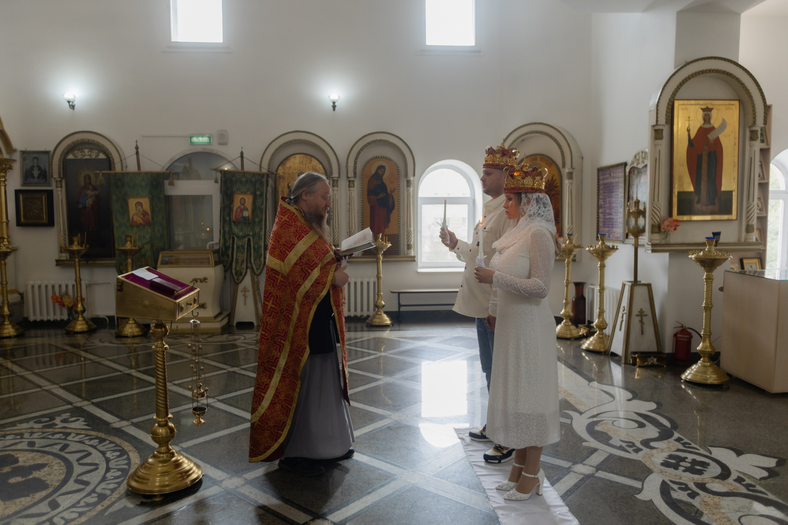 Венчание (Храм святителя Иннокентия). Свадебный и семейный фотограф в Перми Дергачева Кристина