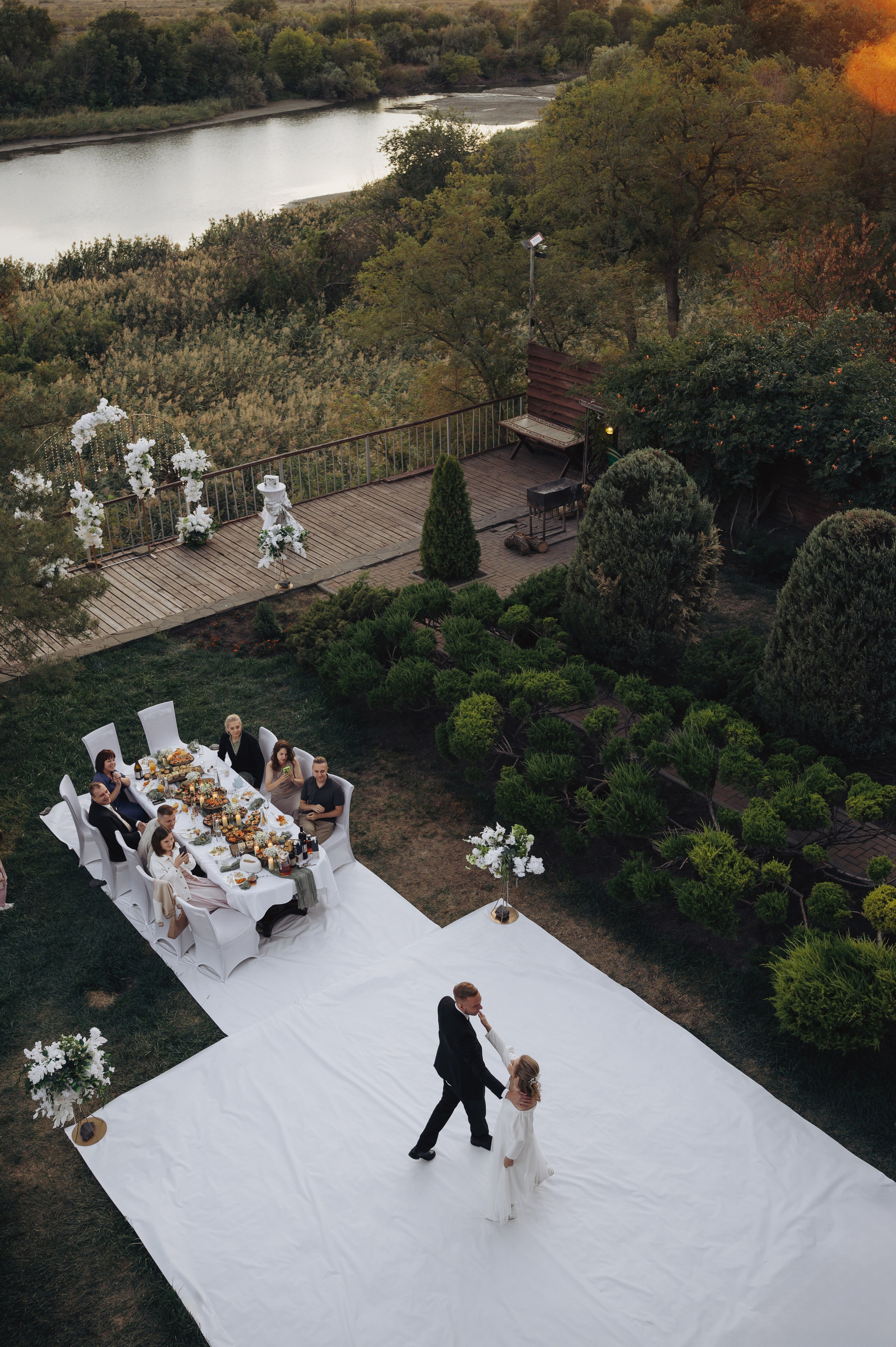 Свадебная съемка в Ростове, прогулка на яхте и семейный ужин за городом