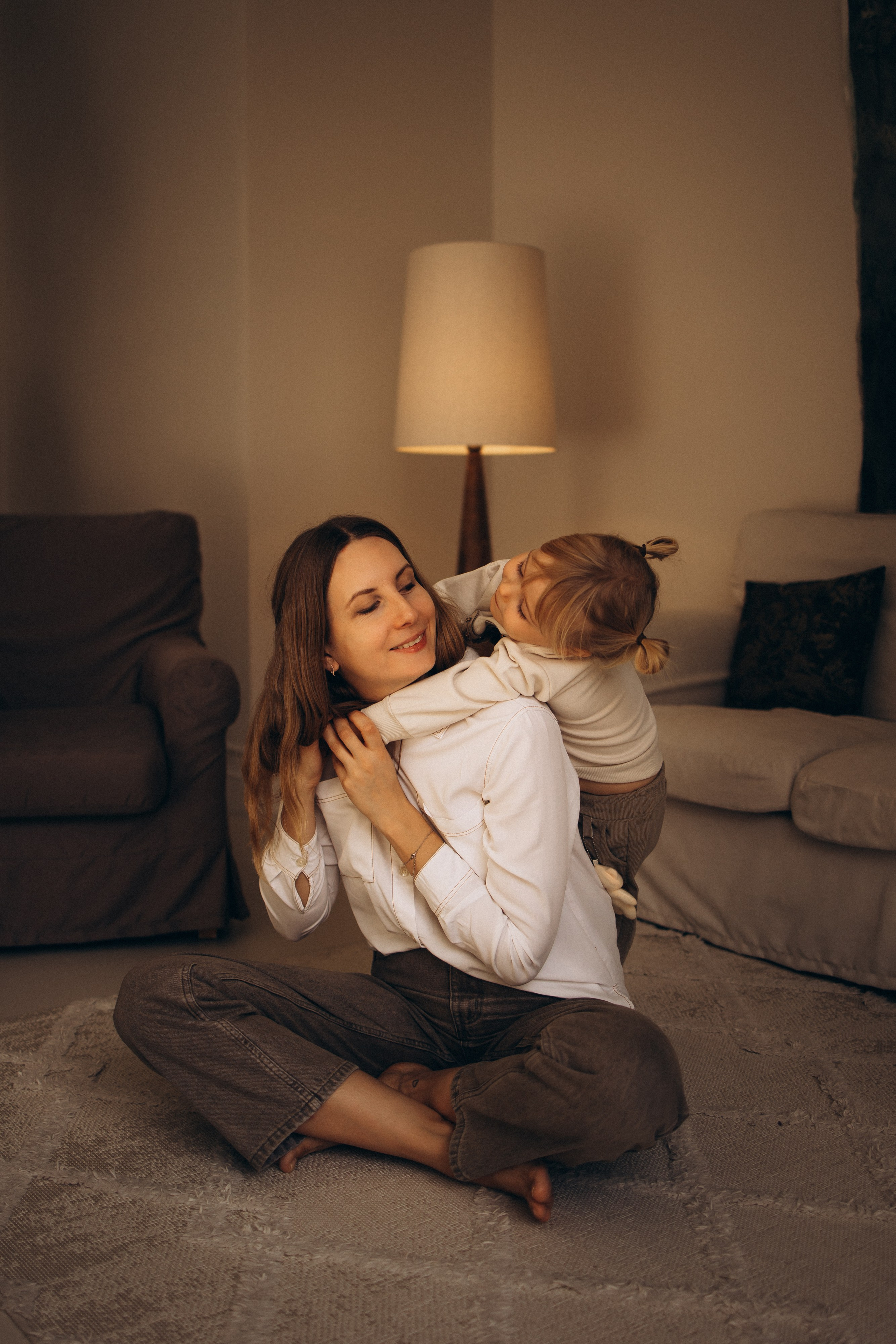 Катерина и Софа — зал Серена. Семейный фотограф в Краснодаре Храмова Анна