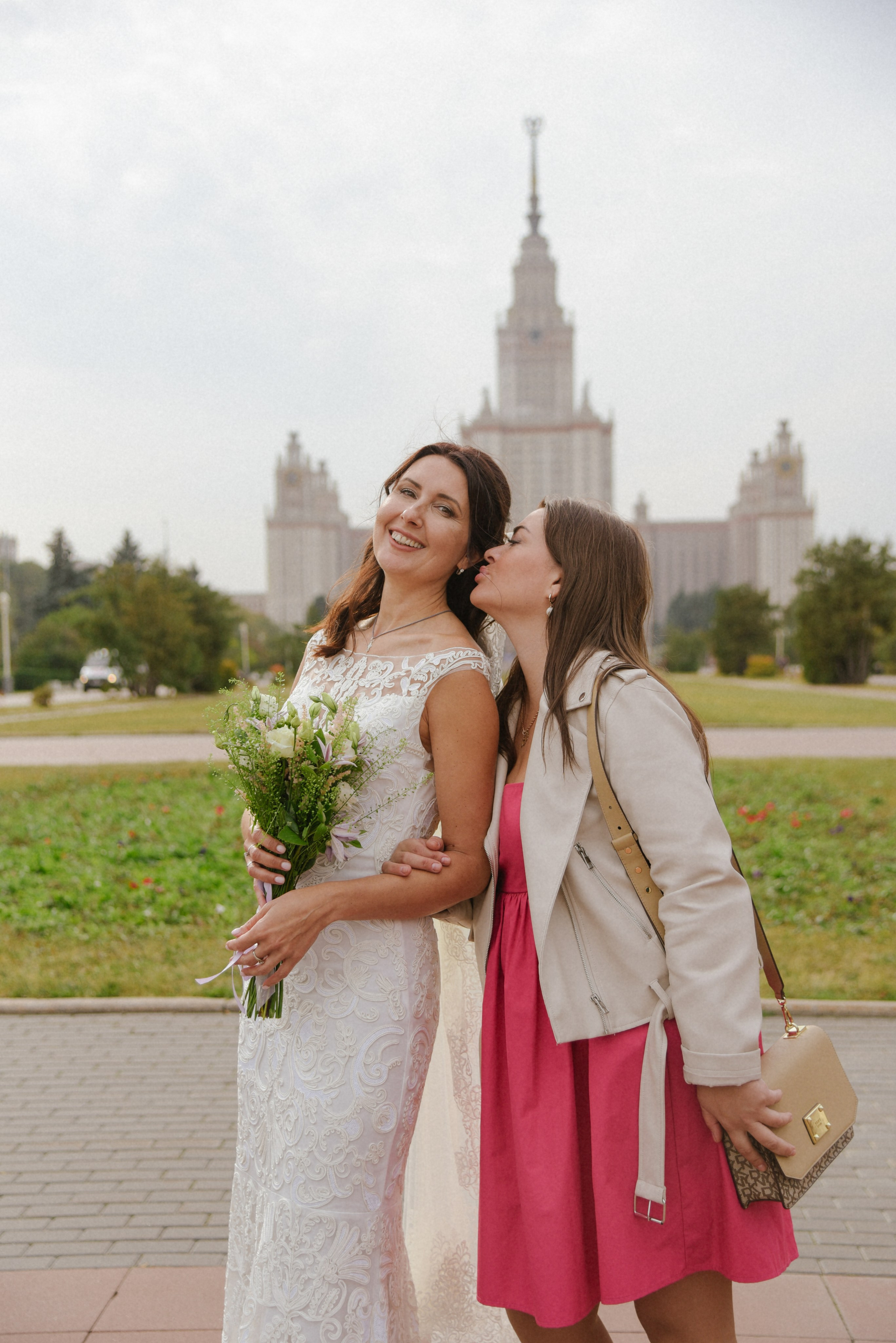 Венчание Храм Живоначальной Троицы на Воробьёвых горах. Фотограф Лола Волна, город Москва