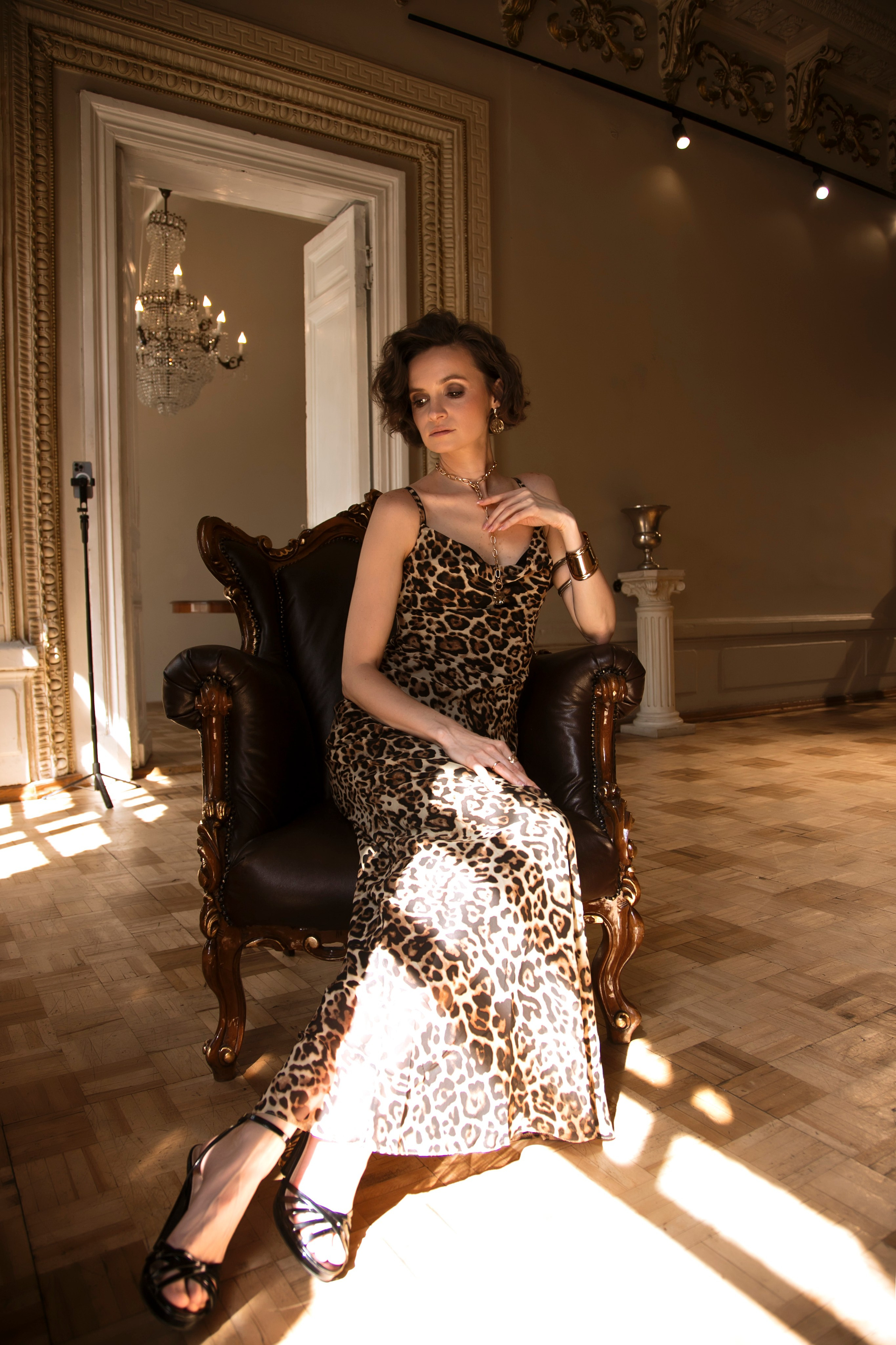 Женская фотосессия в особняке XIX века. Профессиональный фотограф в Москве