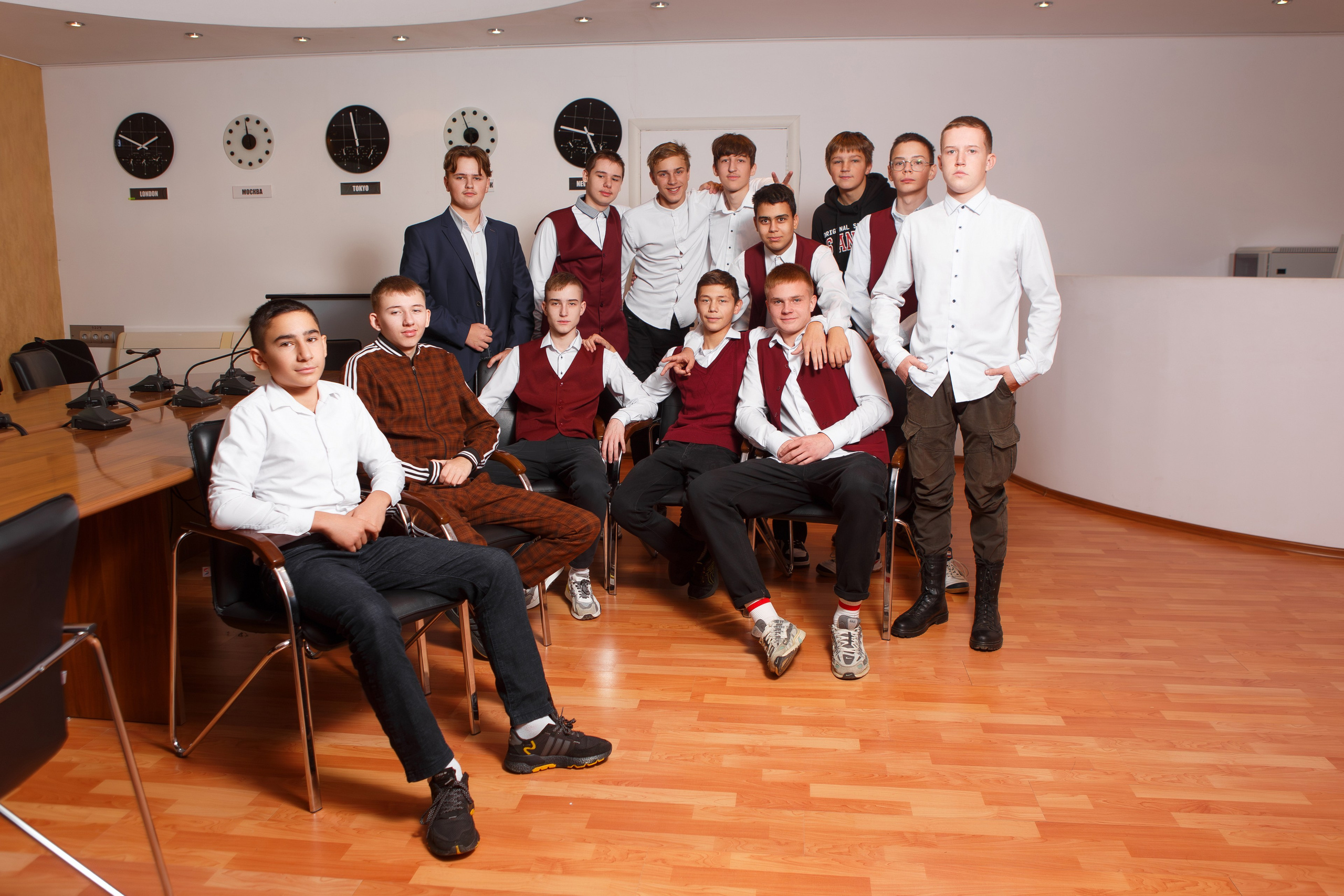 ФОТОСЕССИЯ ДЛЯ 9 КЛАССА «ГИМНАЗИЯ». ТВОЙ АЛЬБОМ / ТВОИ ПРАВИЛА