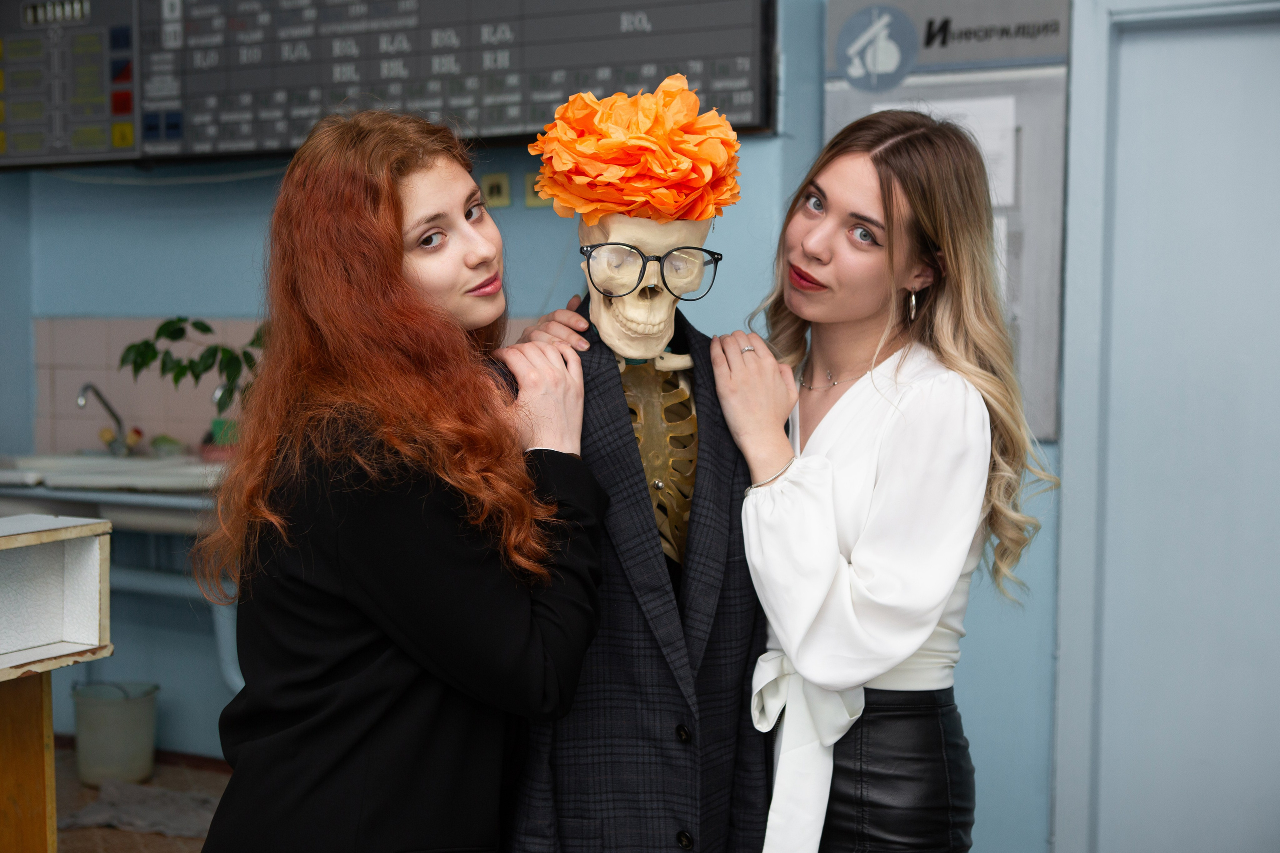 ФОТОСЕССИЯ В КЛАССЕ ДЛЯ 11 КЛАССОВ -1. ТВОЙ АЛЬБОМ / ТВОИ ПРАВИЛА