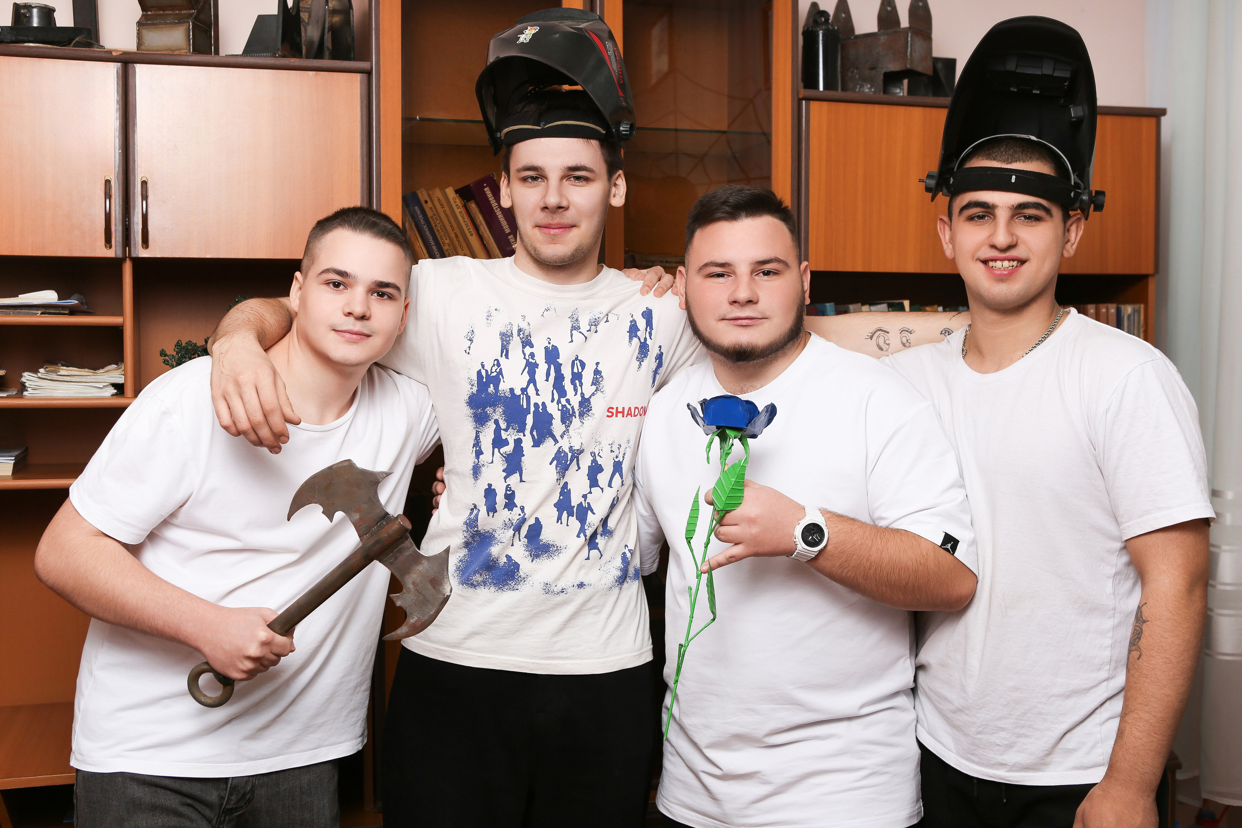 ФОТОСЕССИЯ В КЛАССЕ ДЛЯ ВЫПУСКНИКОВ СВАРОЧНОГО ПРОИЗВОДСТВА. ТВОЙ АЛЬБОМ / ТВОИ ПРАВИЛА