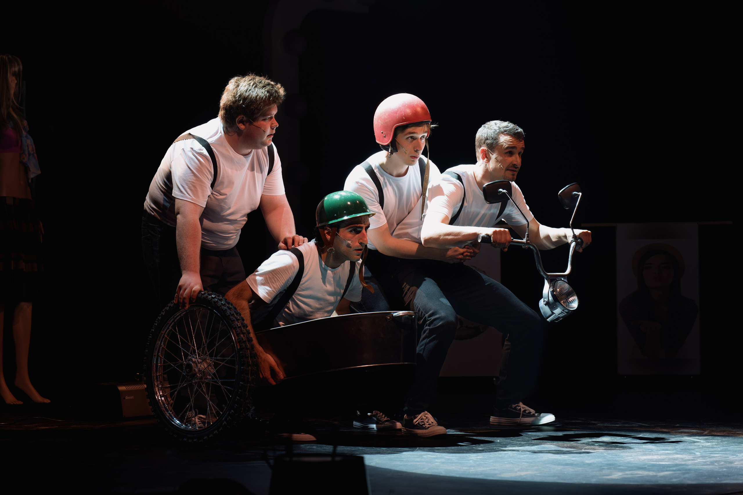 Театр Роста: Пацаны. Сайт фотографа Сергея Абрамова