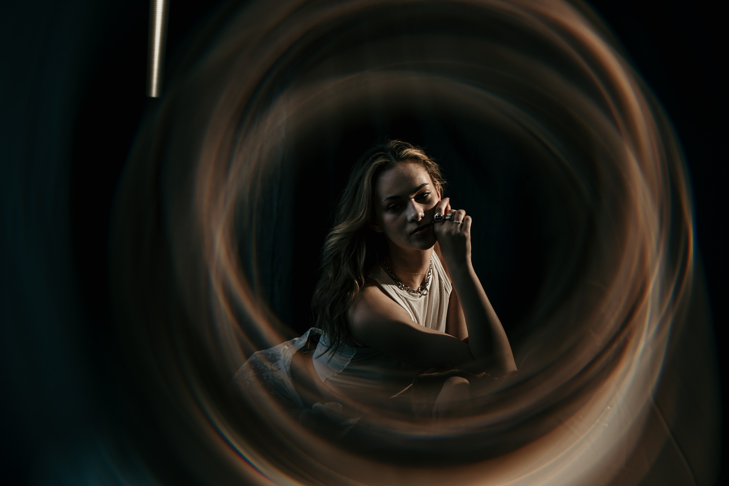 Фотосессия с мотоциклом в студии в Санкт-Петербурге. Свадебный, семейный, портретный, репортажный фотограф в Санкт-Петербурге