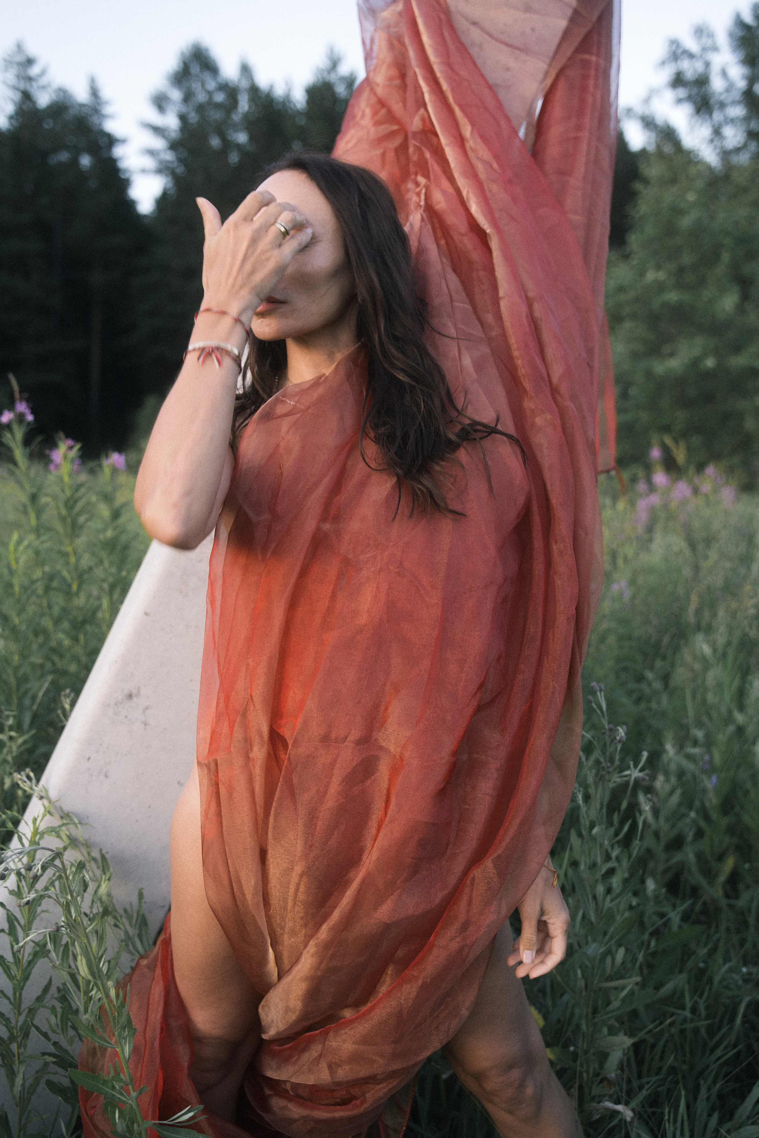 Eleonora in field. Главная