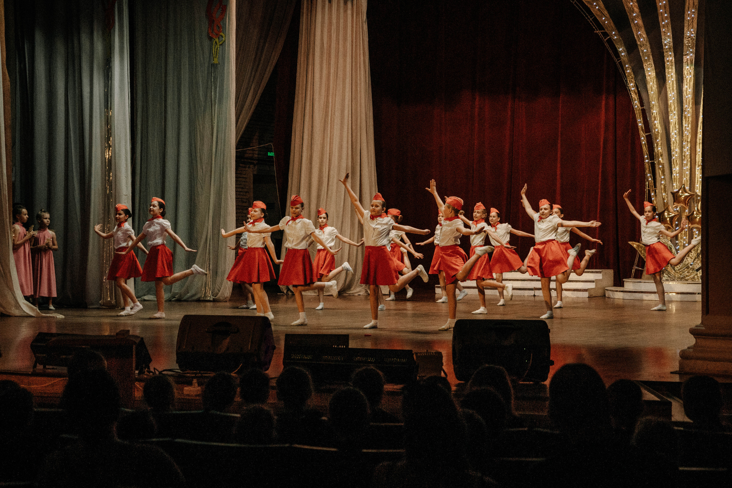 Репортажная съемка отчетного концерта школы танцев Клавдия. Ульяна Ремезова | Фотограф | Челябинск