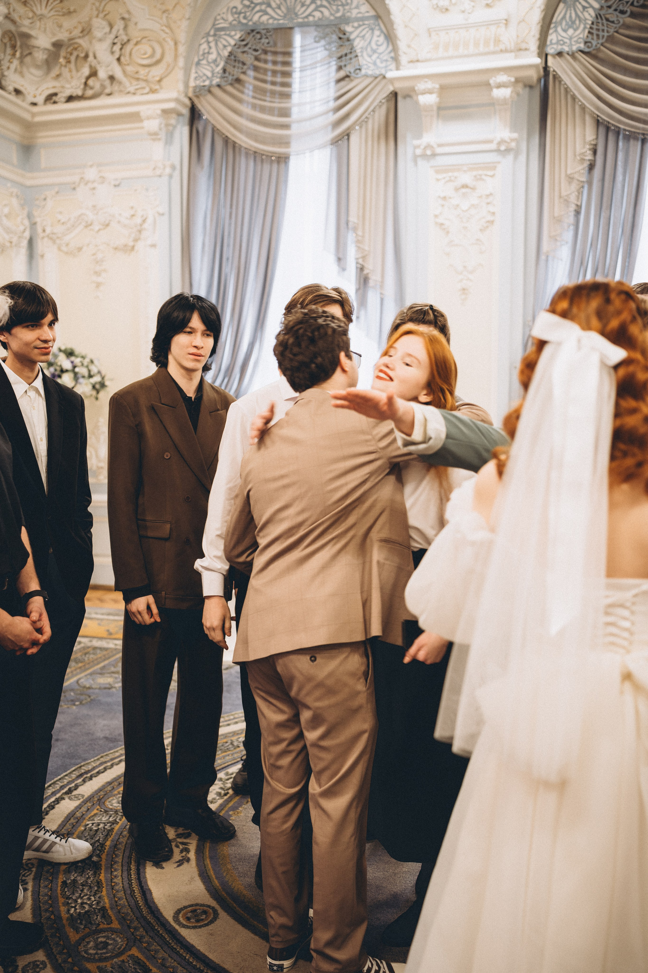 СВАДЕБНАЯ СЬЕМКА ВО ВТОРОМ ДВОРЦЕ С ГОСТЯМИ И ПРОГУЛКА В ТАВРИЧЕСКОМ САДУ. Профессиональный фотограф, Санкт-Петербург — Виктория Богомолова