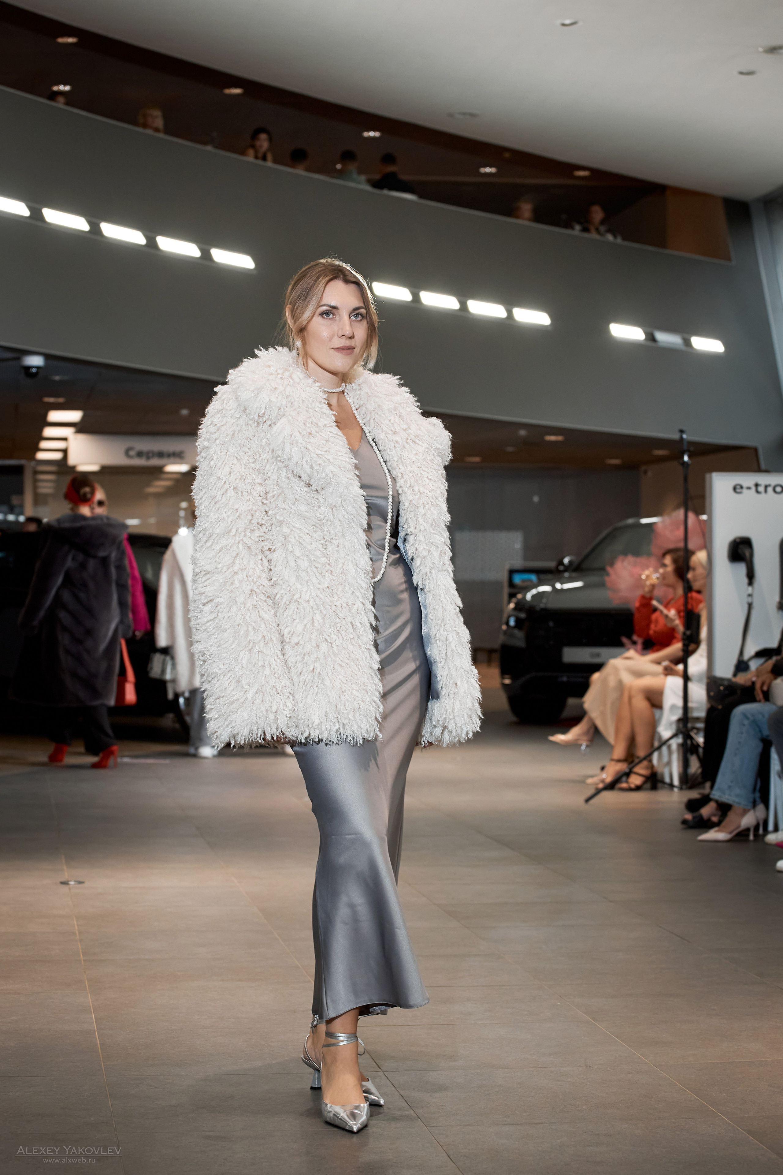 Модный показ PRE-FALL модельной школы Modeling+. Фотограф Алексей Яковлев