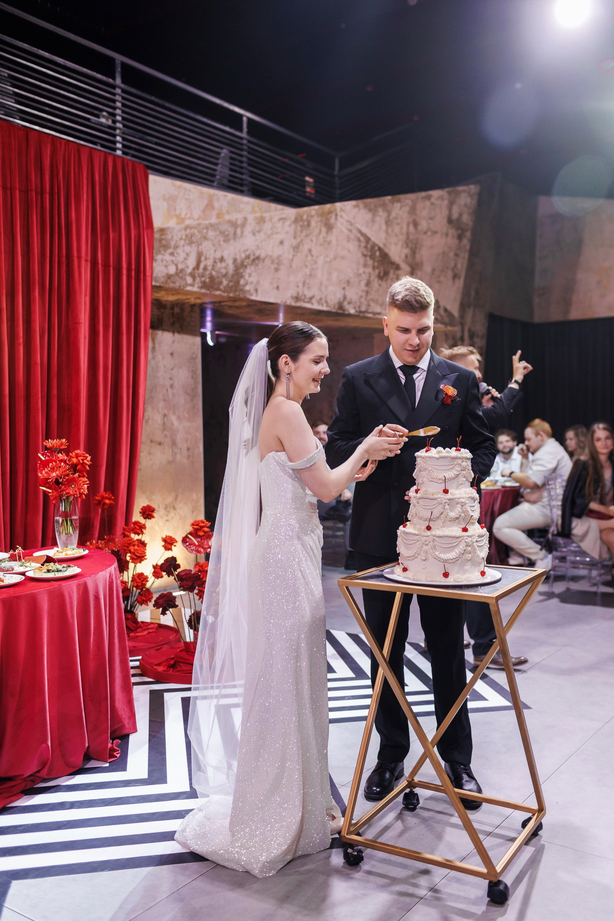 Свадебная фотосессия в красных тонах. Свадебный фотограф в Нижнем Новгороде и Москве Сергей Воробьев