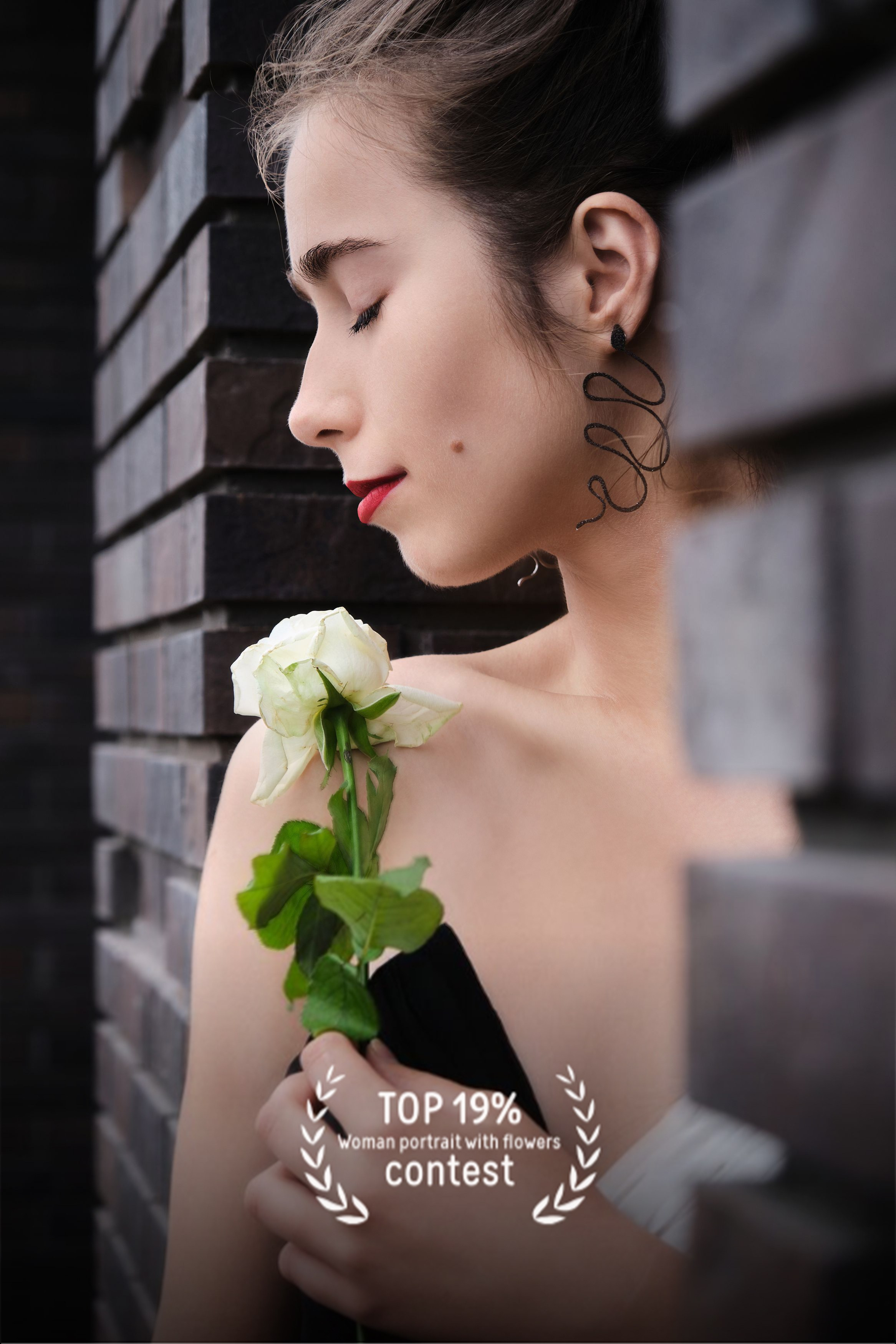Фото тематического конкурса 35 awards Женский портрет с цветами фотограф Колышева Виктория