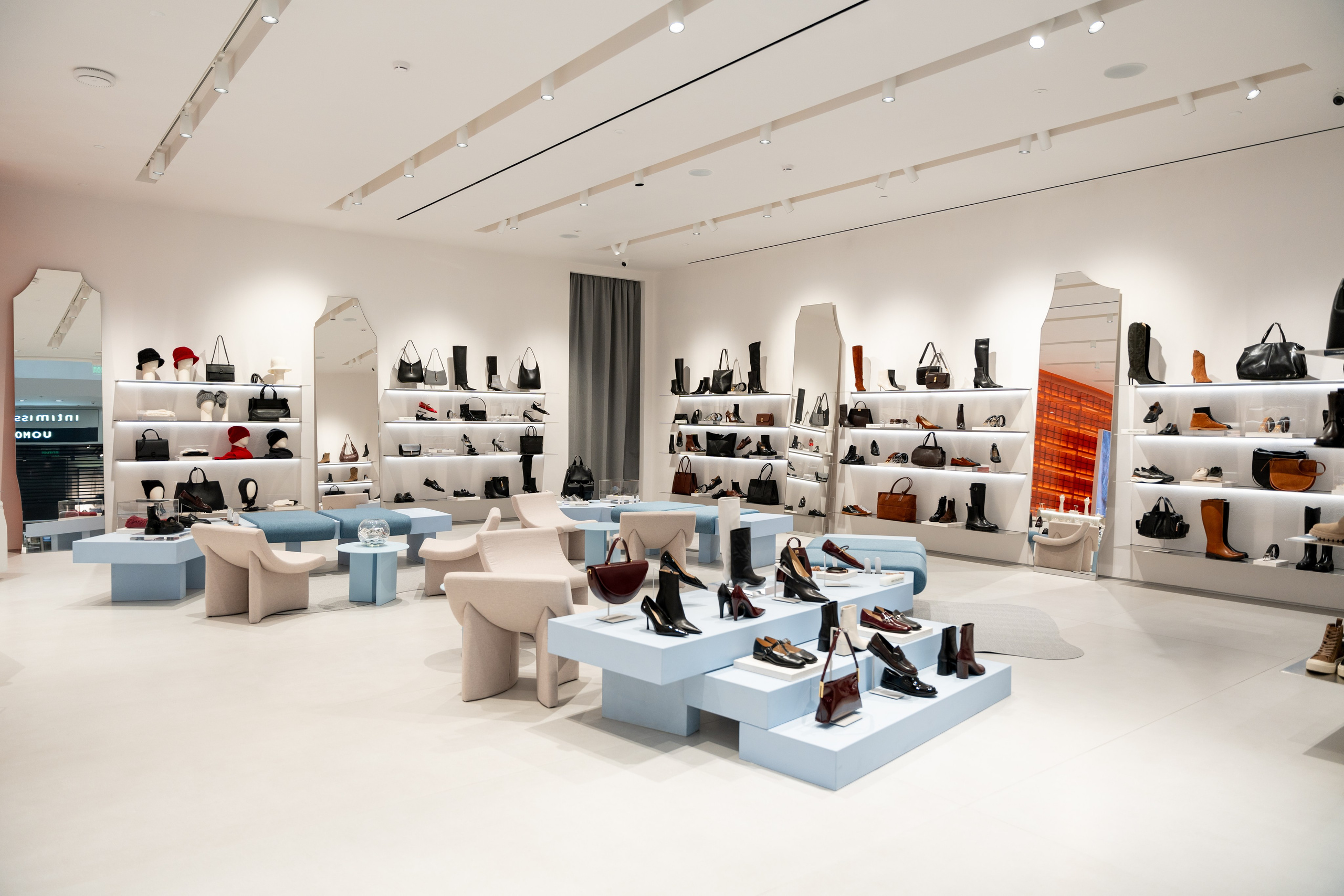 Интерьерная фотосъемка магазина Ekonika в Краснодаре — обувной бренд Профессиональная фотосъемка Ekonika — фирменный магазин в Краснодаре. Шедевры для Вас! Фотограф и Видеограф в Краснодаре Пахиев Руслан