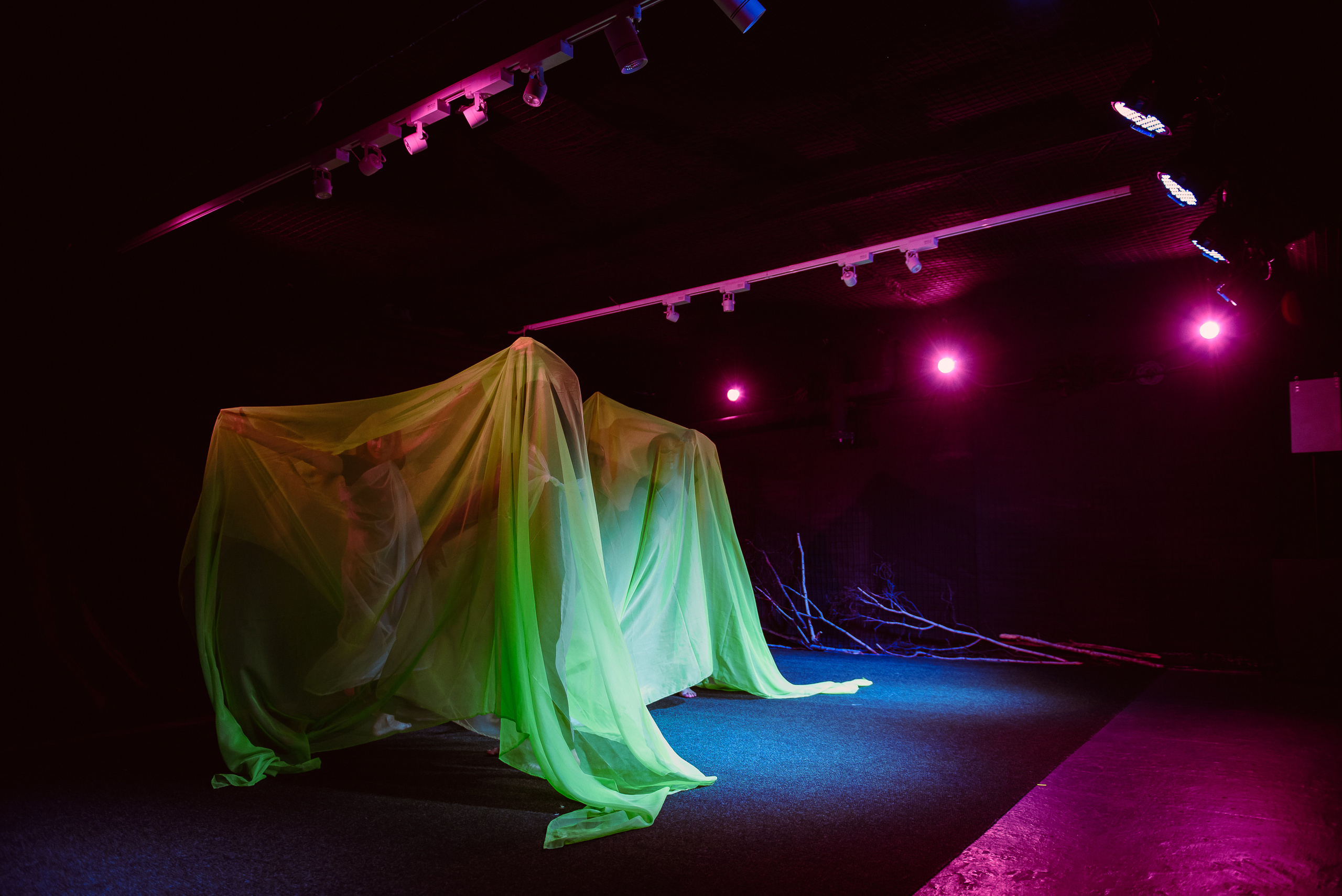 Пластический спектакль La Loba в Челябинском историческом музее. Свадебный и просто хороший фотограф в Челябинске