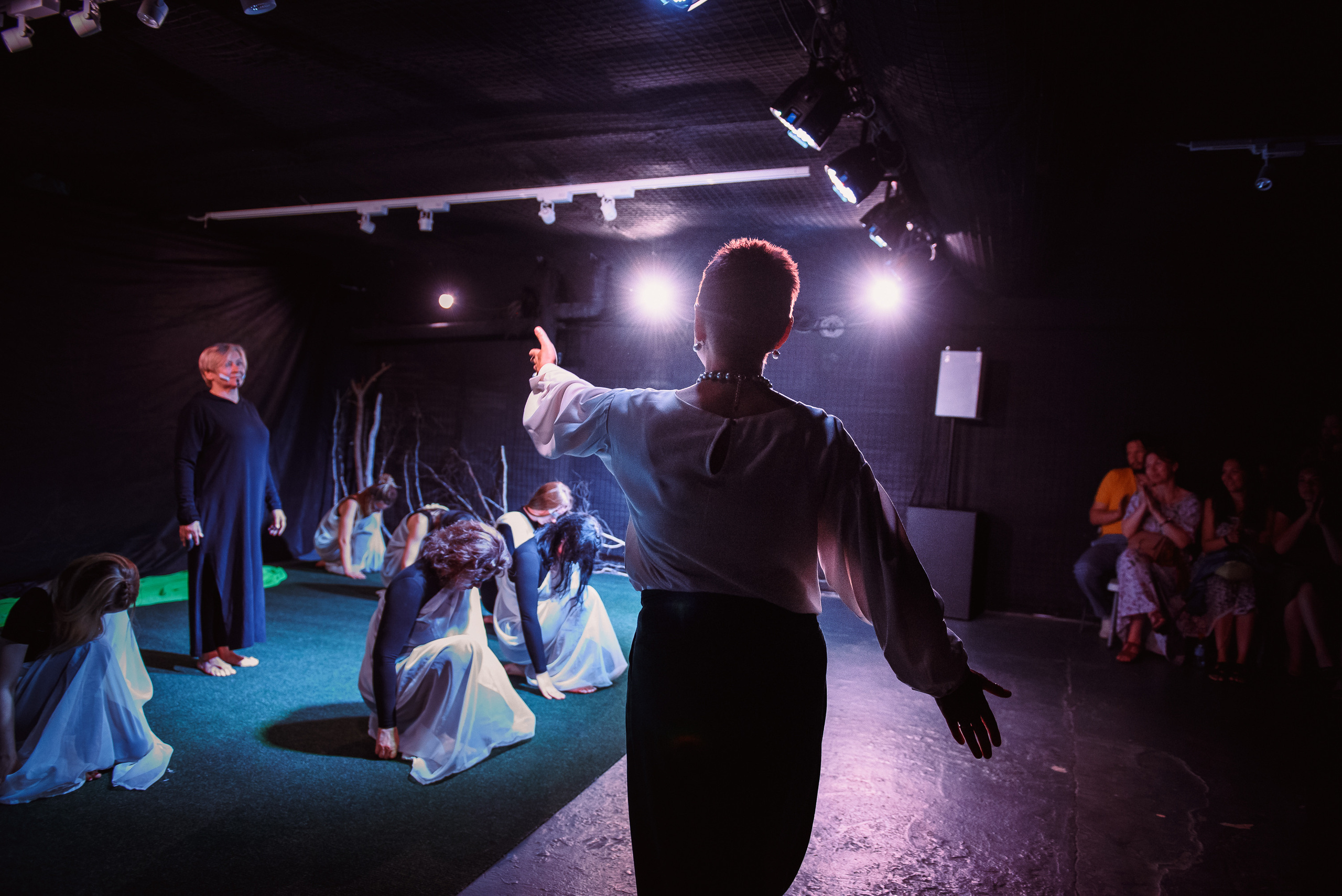 Пластический спектакль La Loba в Челябинском историческом музее. Свадебный и просто хороший фотограф в Челябинске