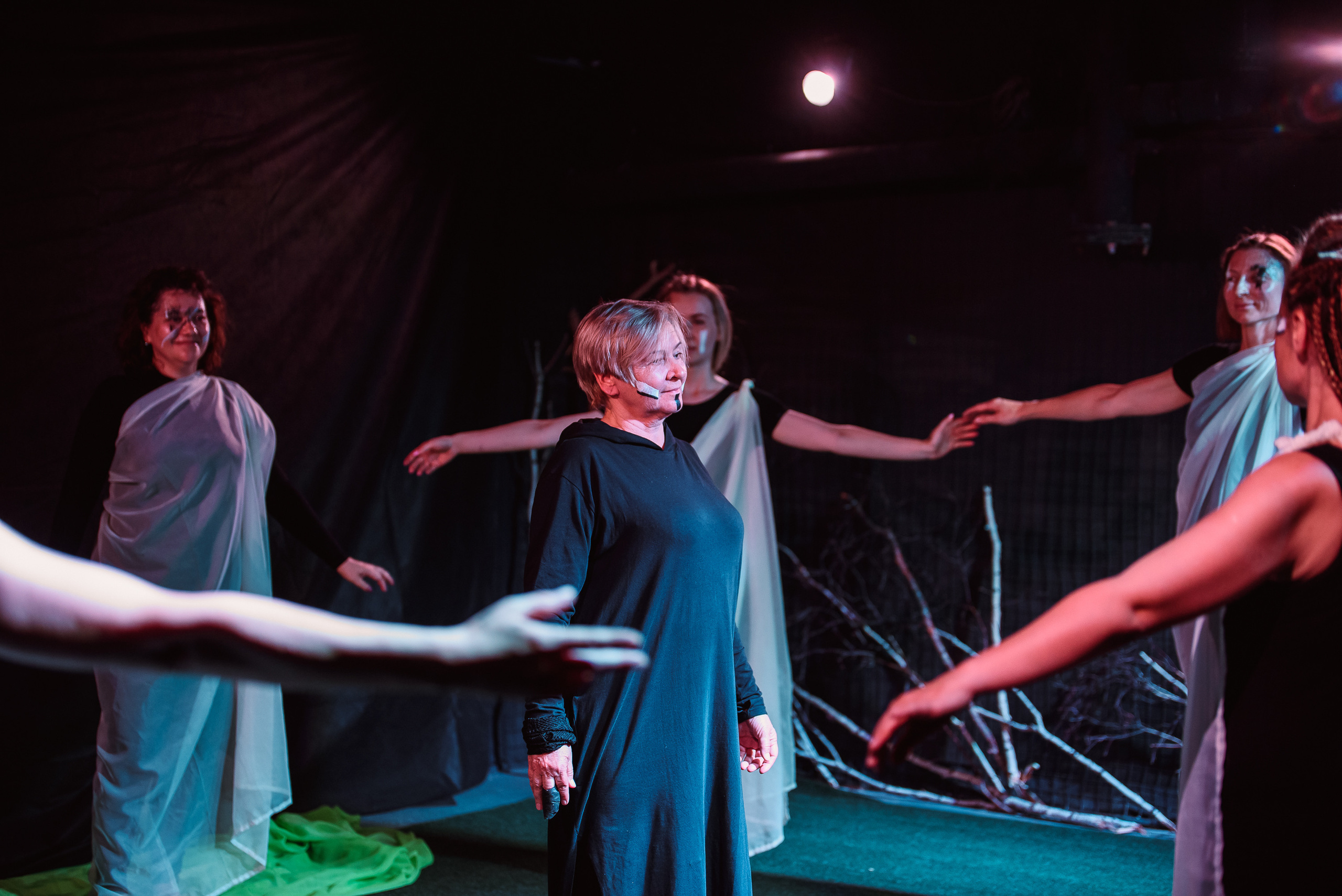 Пластический спектакль La Loba в Челябинском историческом музее. Свадебный и просто хороший фотограф в Челябинске