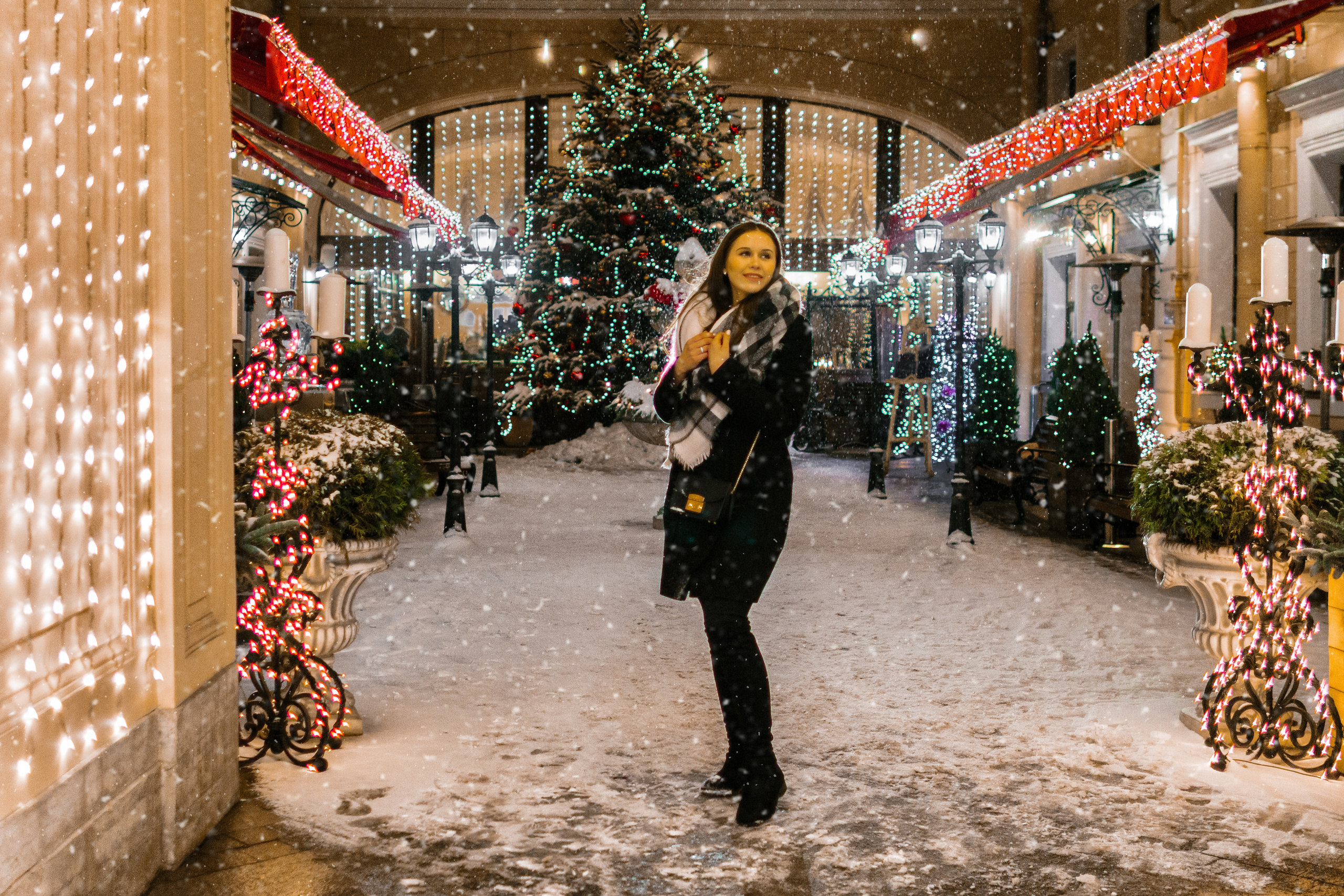 Одна в заснеженном городе. Семейный, Детский, Репортажный фотограф в Санкт-Петербурге Погодина Лю