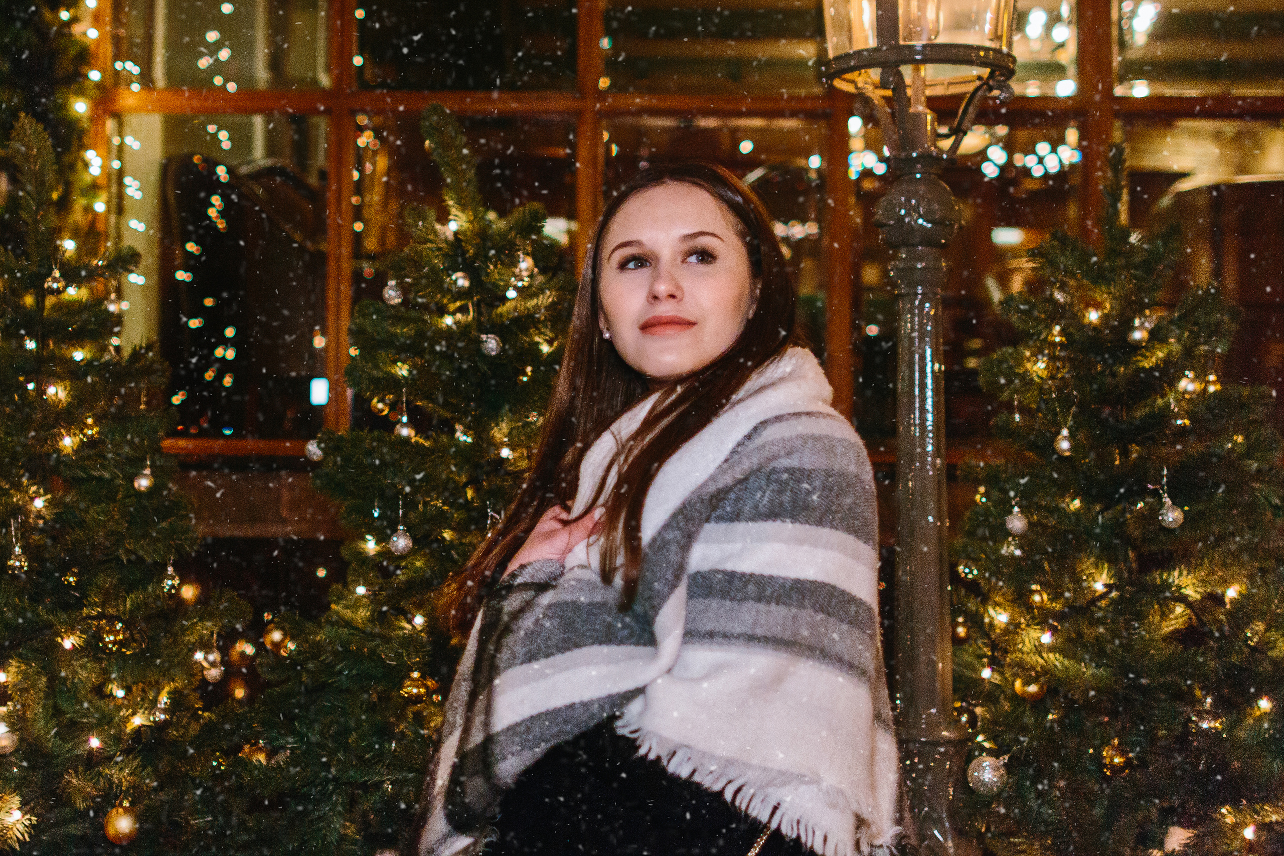 Одна в заснеженном городе. Семейный, Детский, Репортажный фотограф в Санкт-Петербурге Погодина Лю