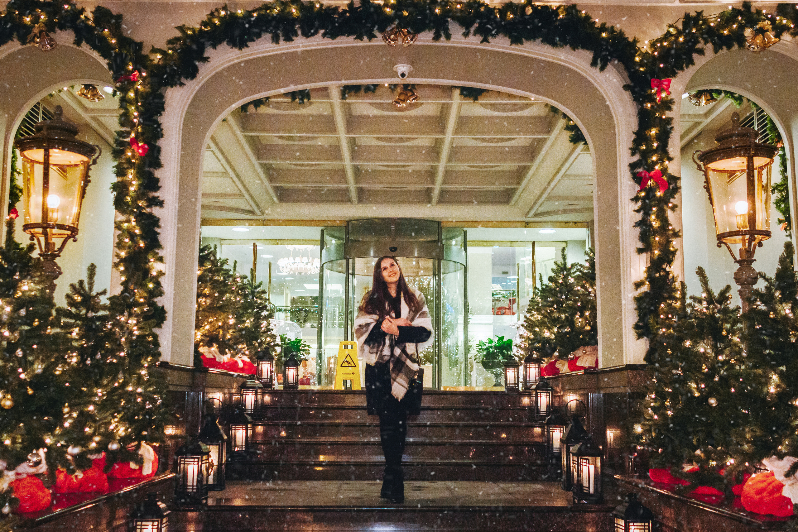 Одна в заснеженном городе. Семейный, Детский, Репортажный фотограф в Санкт-Петербурге Погодина Лю