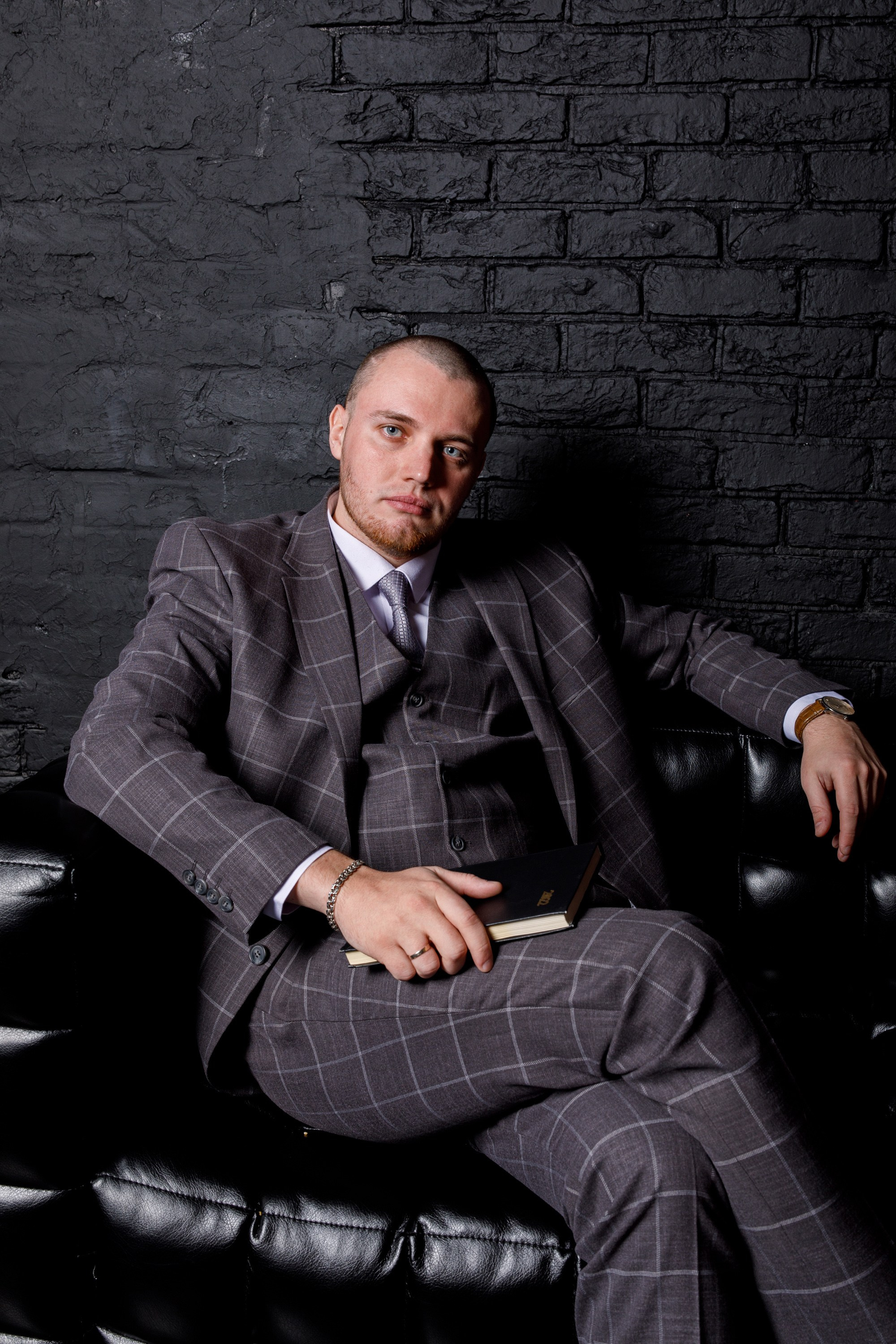 Мужской портрет фотосессия. Фотограф-контентмейкер в Красноярске Евгений Тункеев