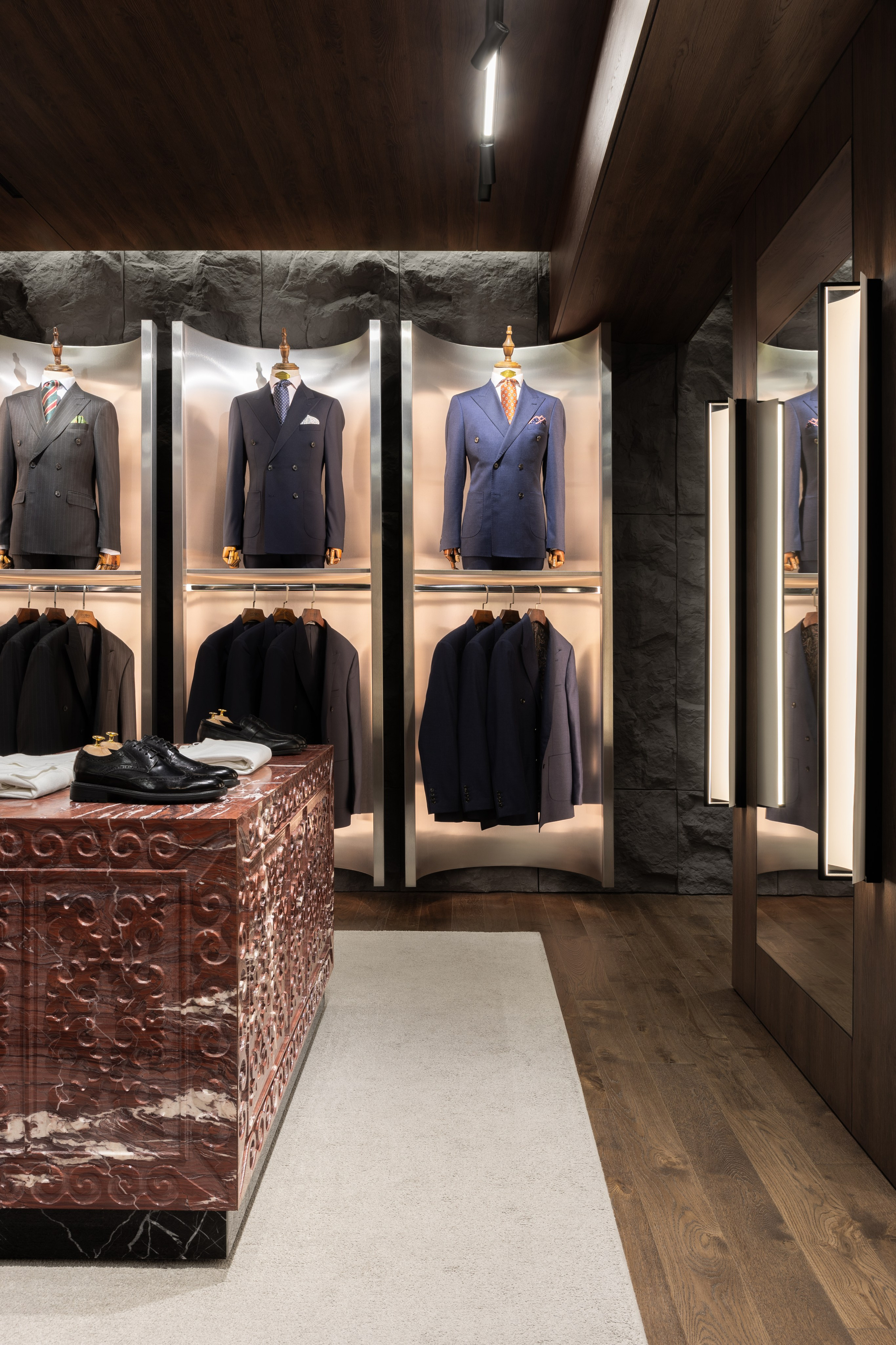 Магазин мужской одежды SHOQAN. Roman Yakunin — interior photographer in Almaty, Kazakhstan